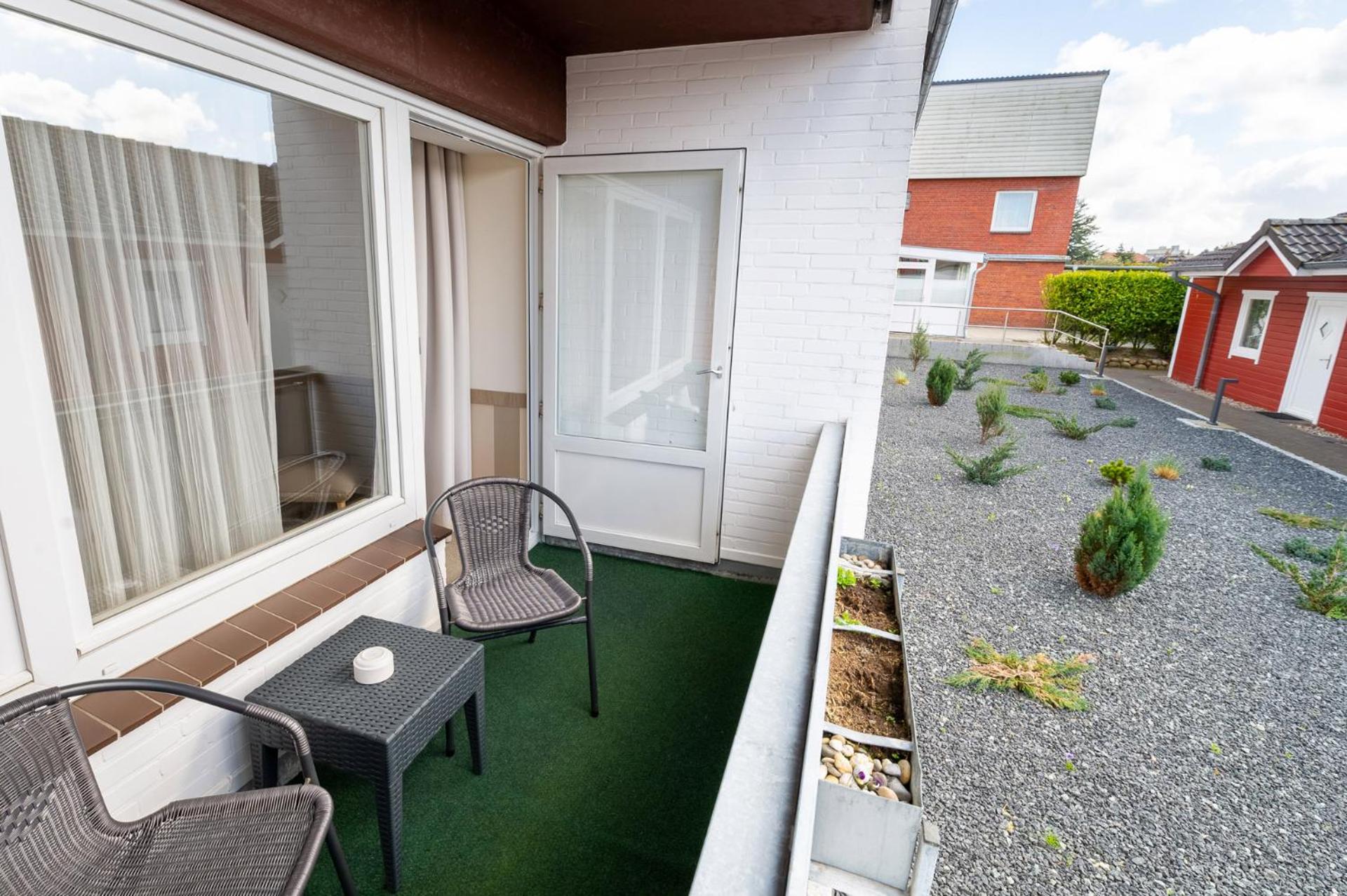 Standard Double Room - Photo 7