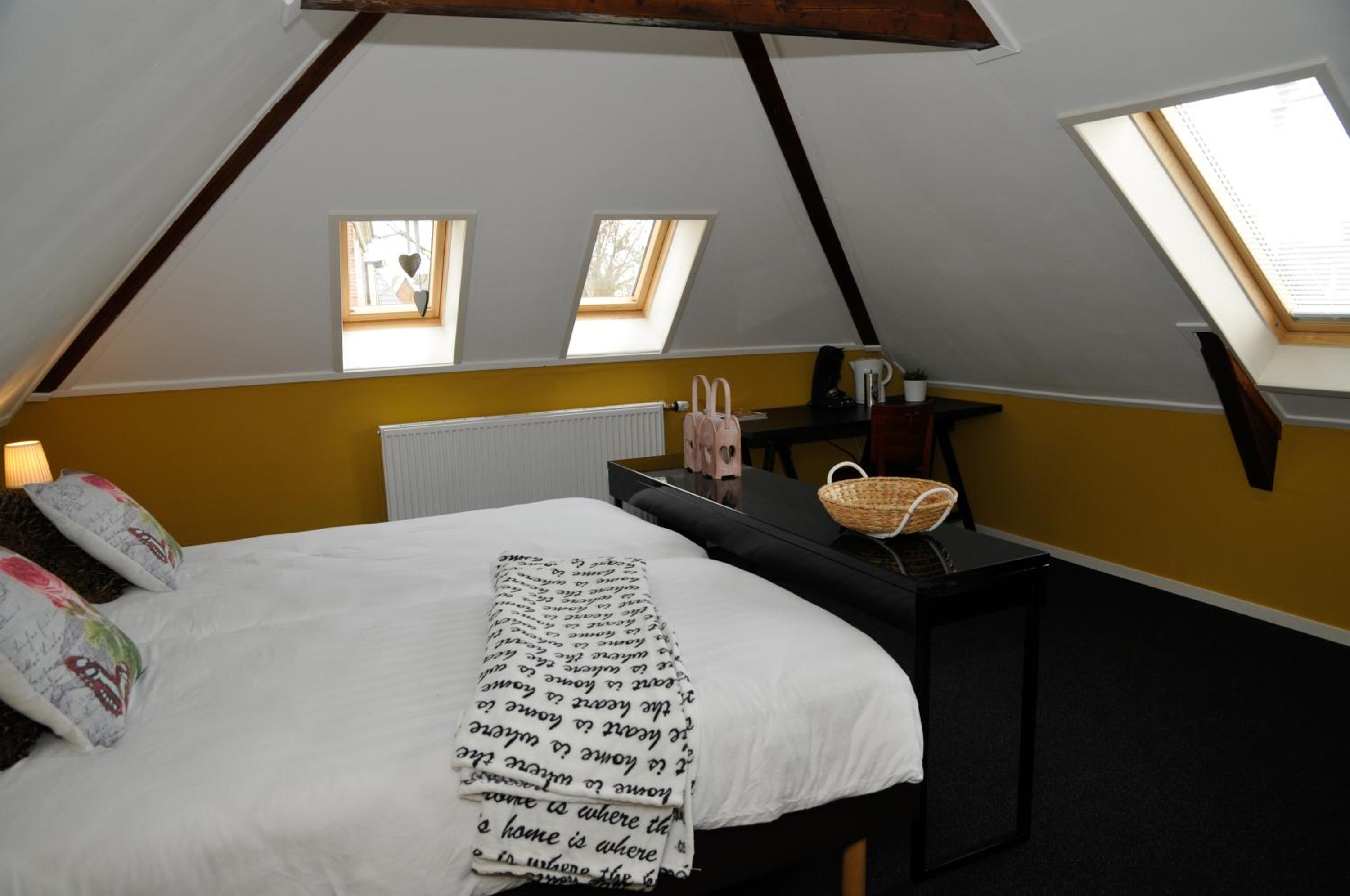Double Room - Photo 1