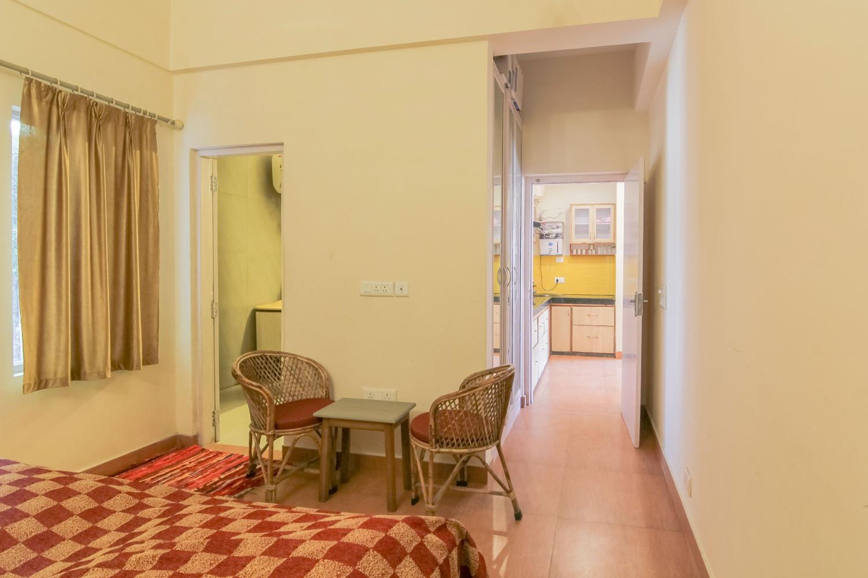 Three-Bedroom Apartment - Photo 11