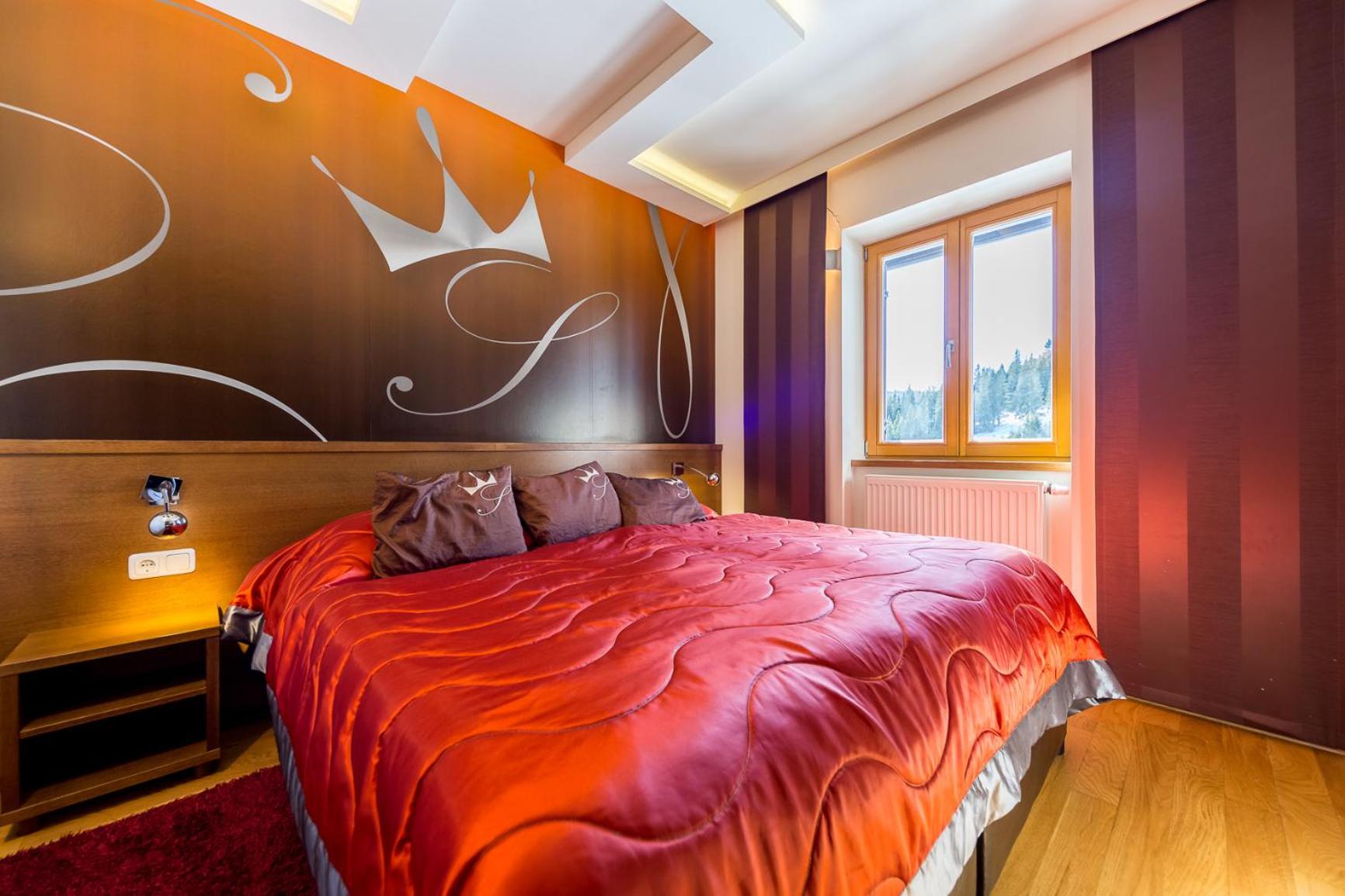 One-Bedroom Apartment with Sauna