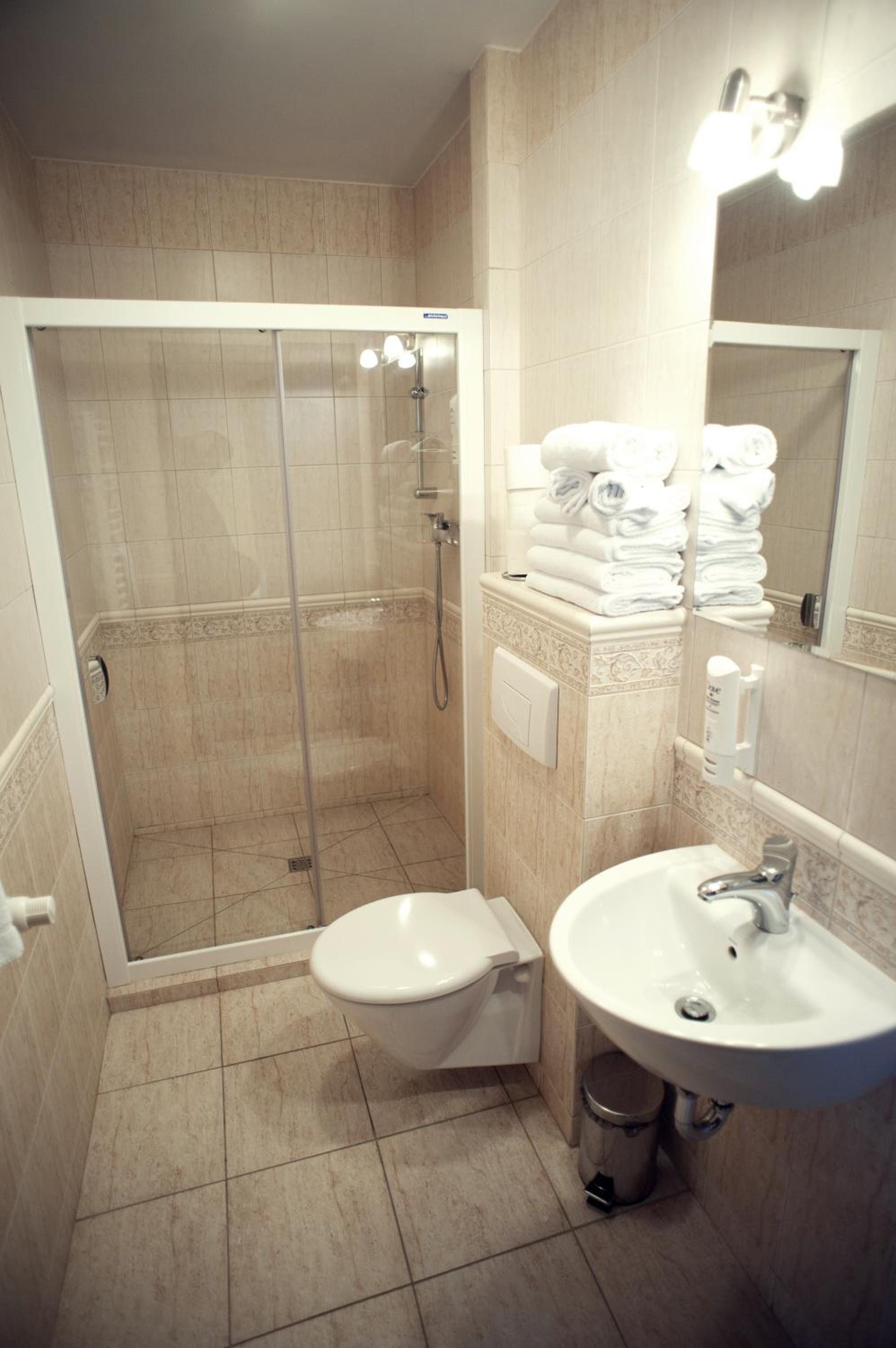 Standard Double or Twin Room photo 2