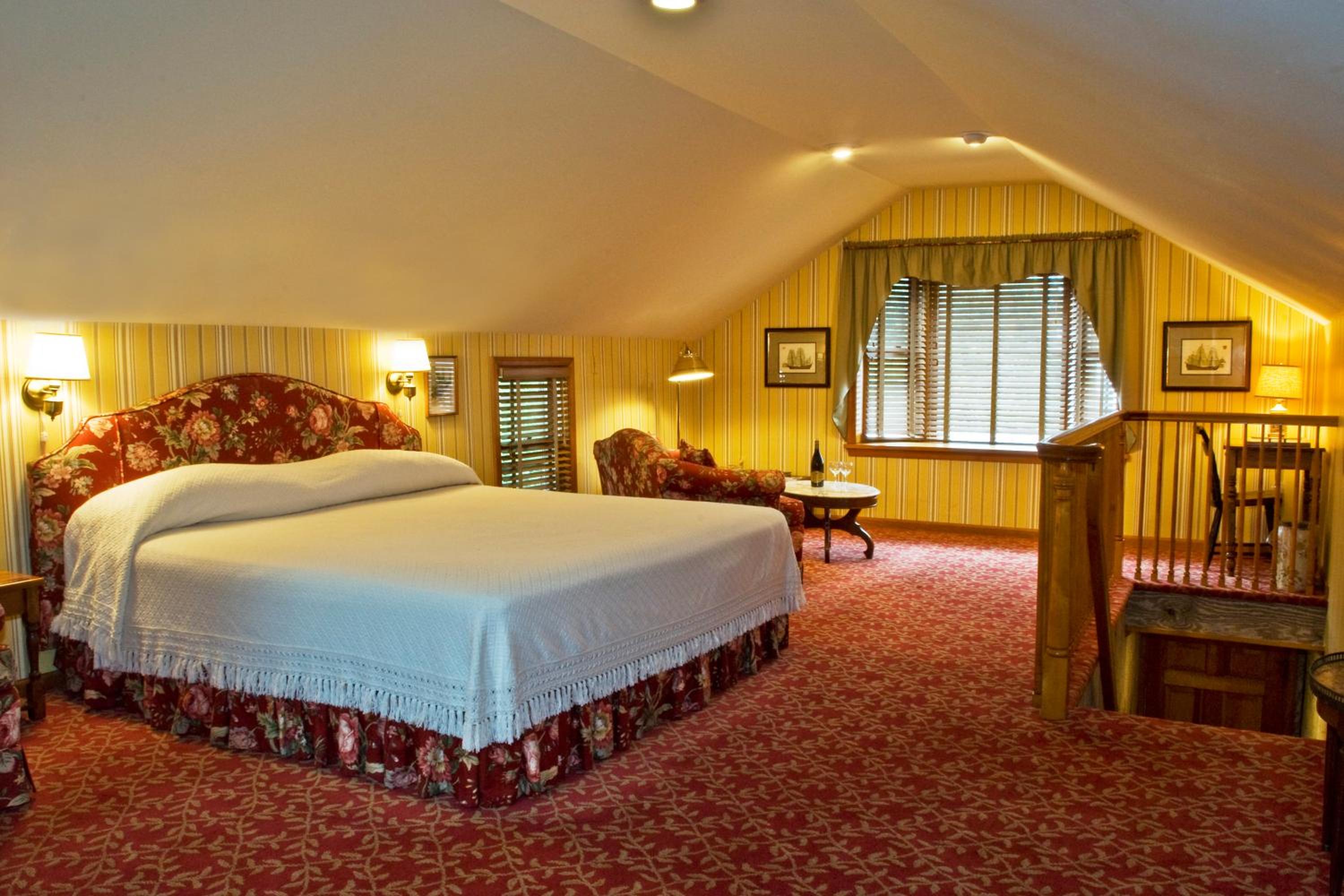 King Room with Bay View - Photo 9