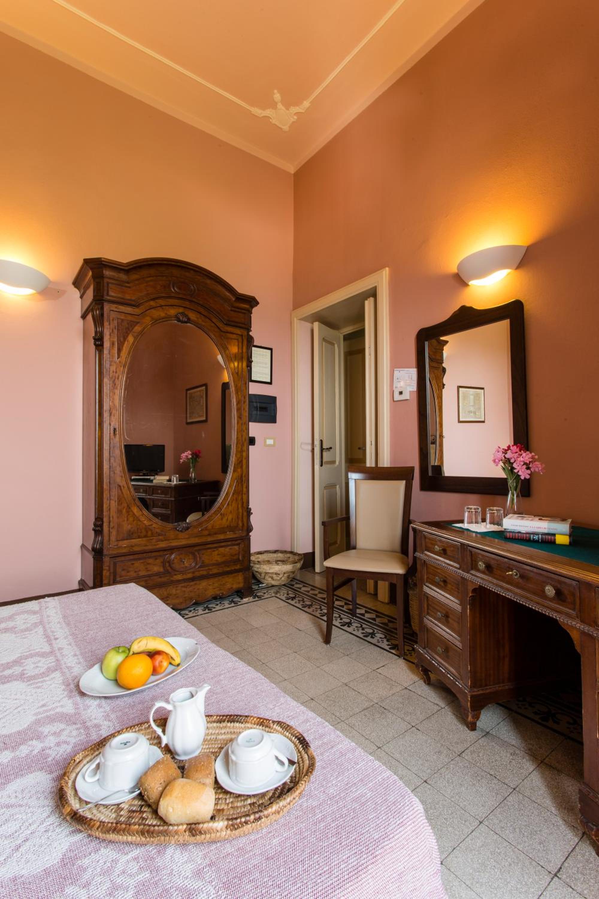 Double or Twin Room with Garden View - Photo 3