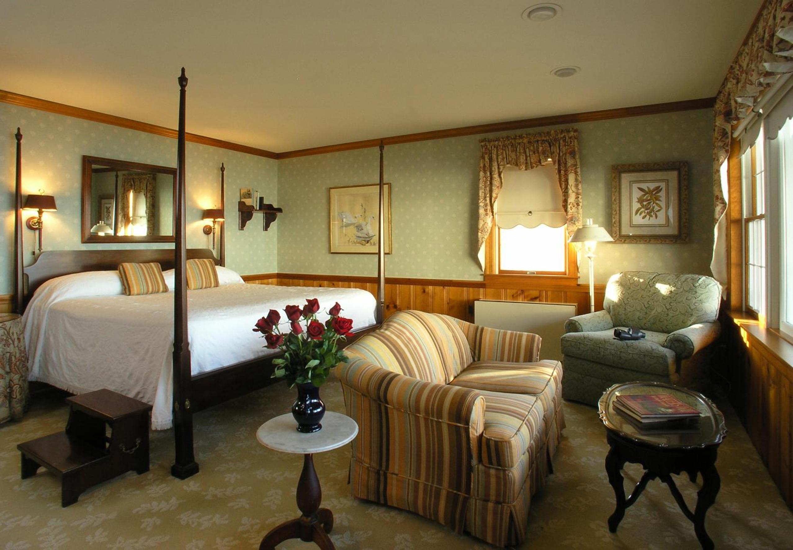Deluxe Suite with Bay View - Photo 10