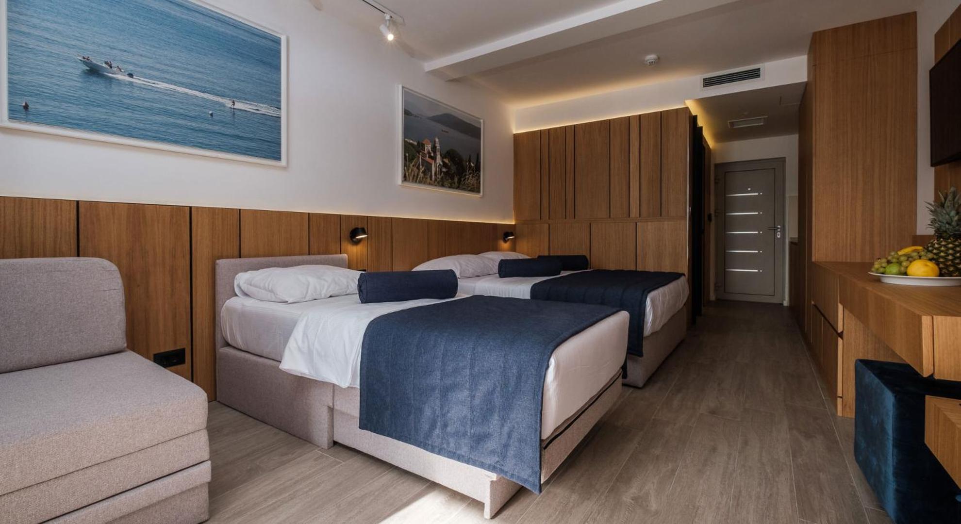 Triple Room with Sea View
