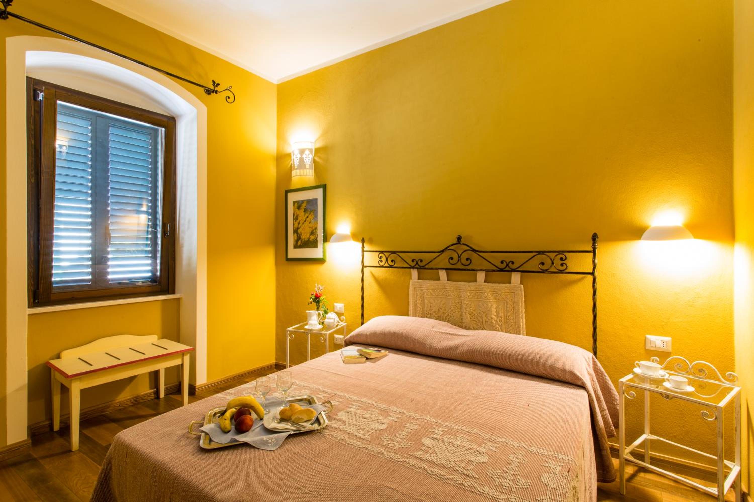 Double or Twin Room - Photo 11