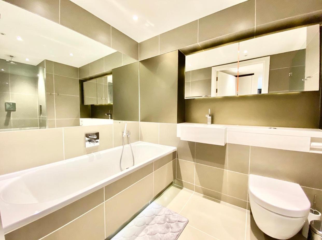 Two-Bedroom Apartment with Balcony photo 2