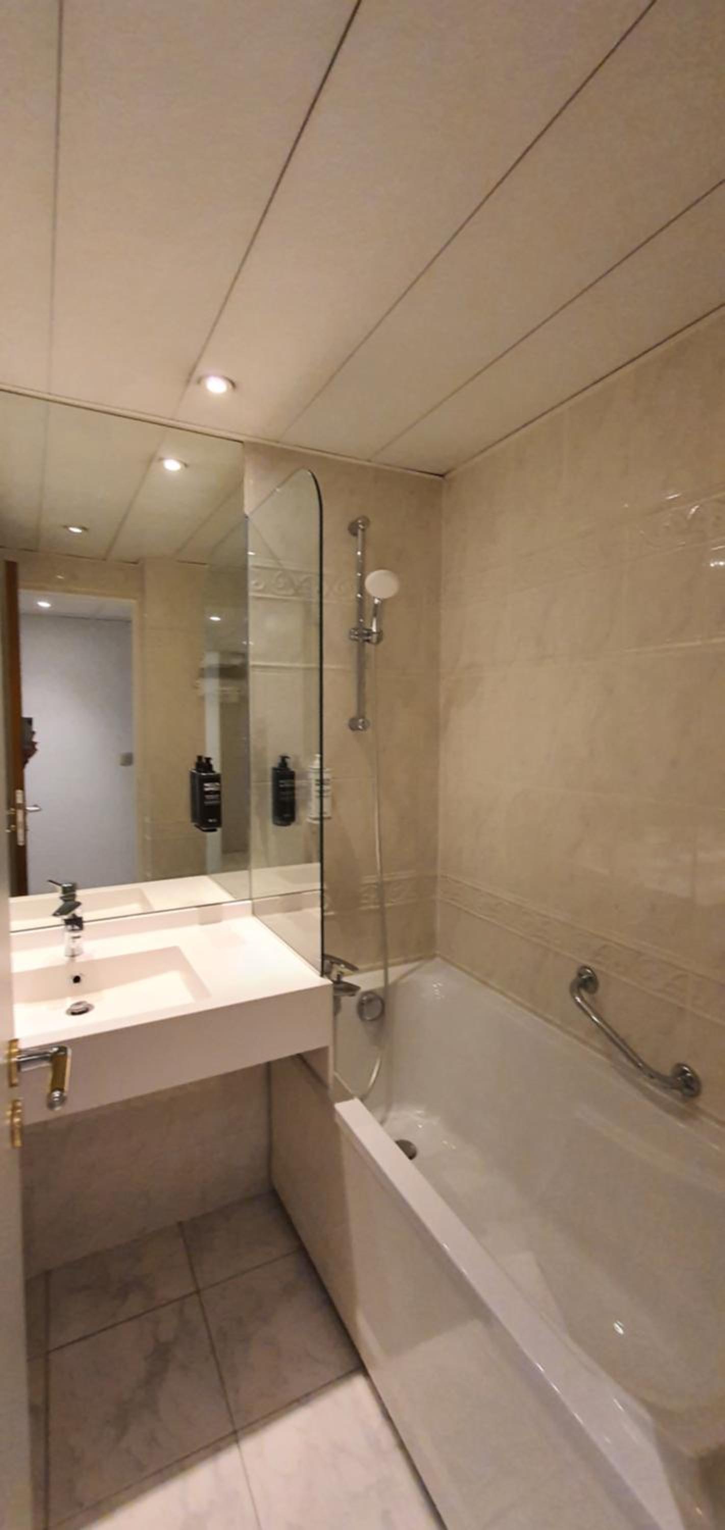 Standard Room with Two Single Beds