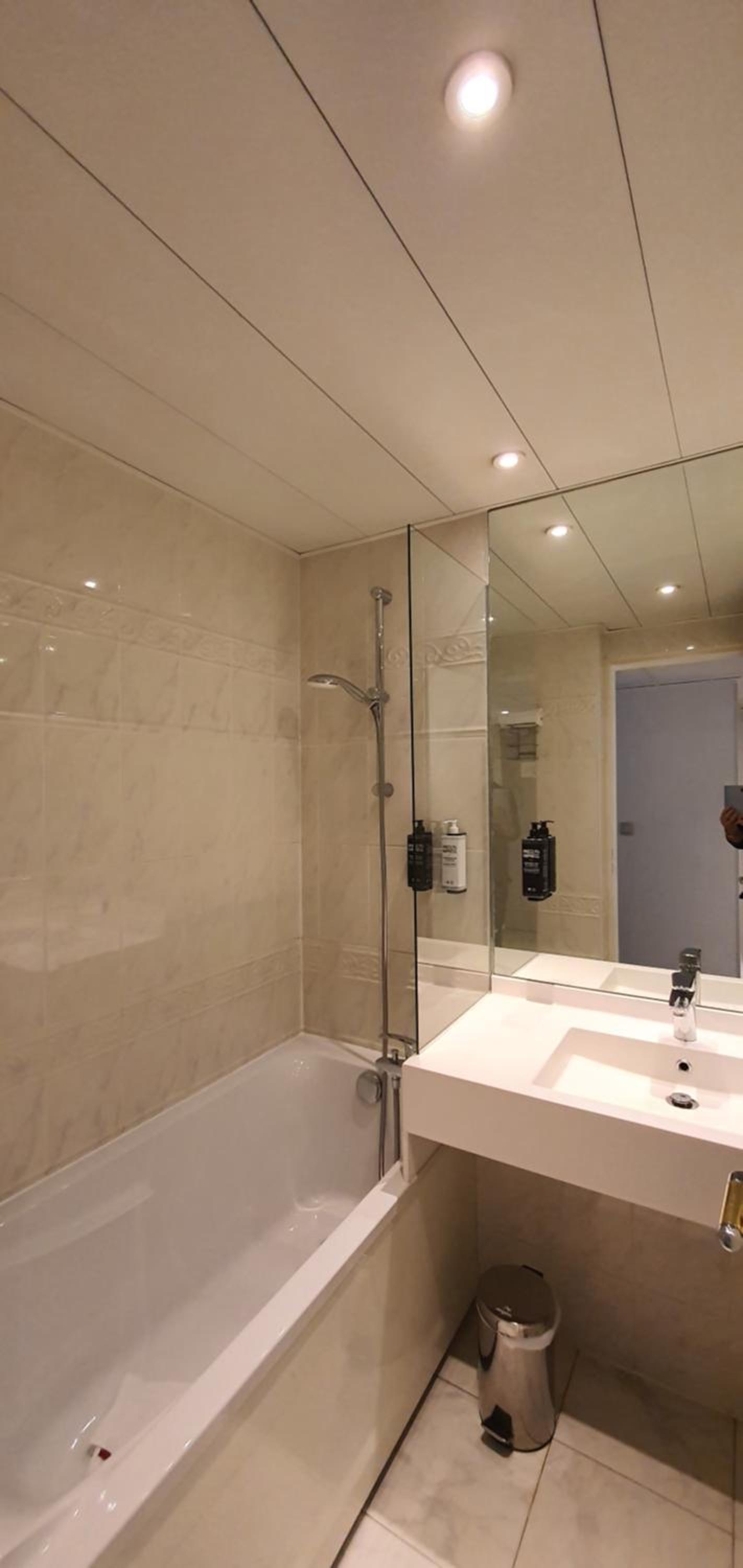 Standard Double Room thumbnail 5