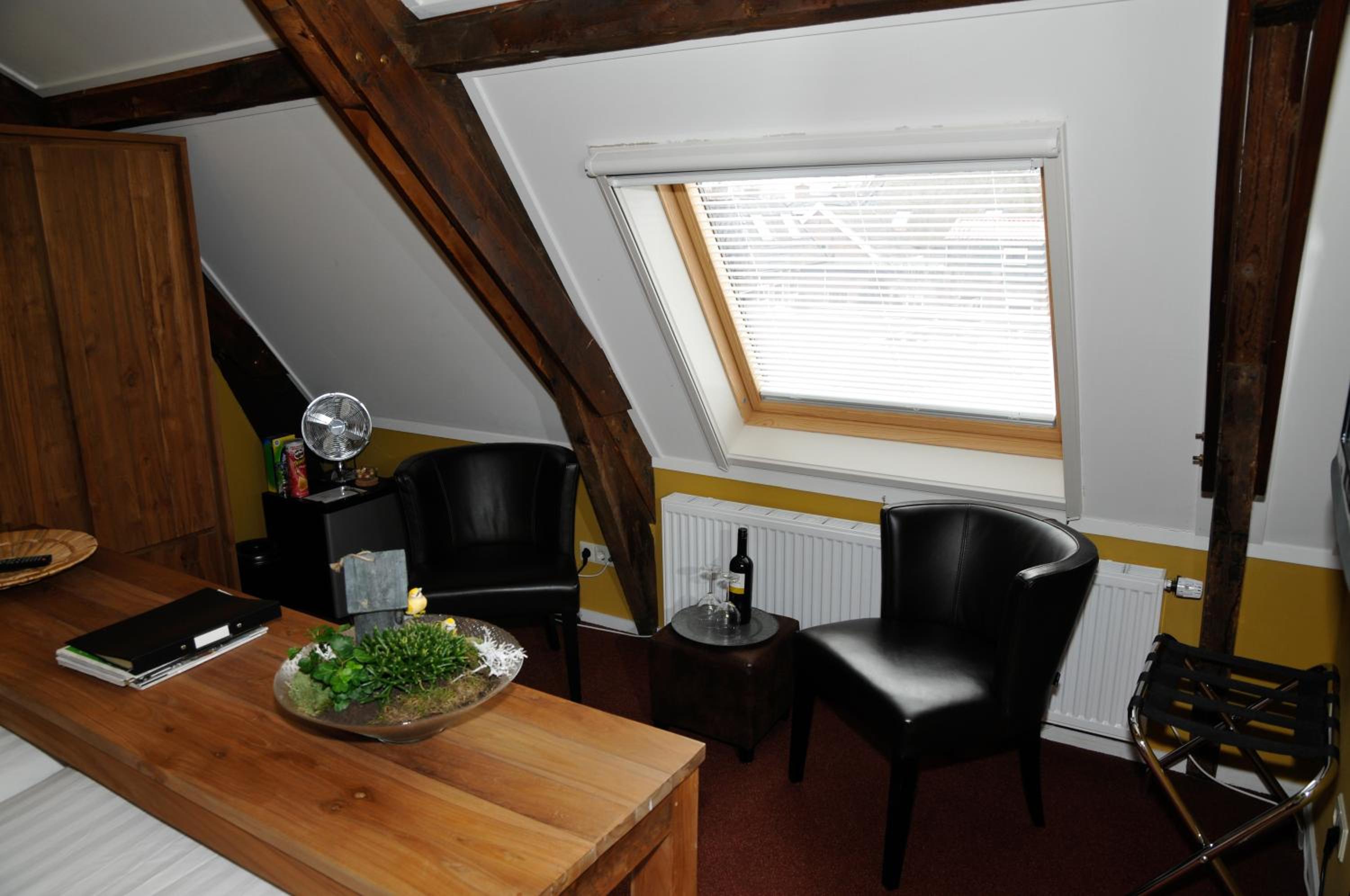 Double Room - Photo 2