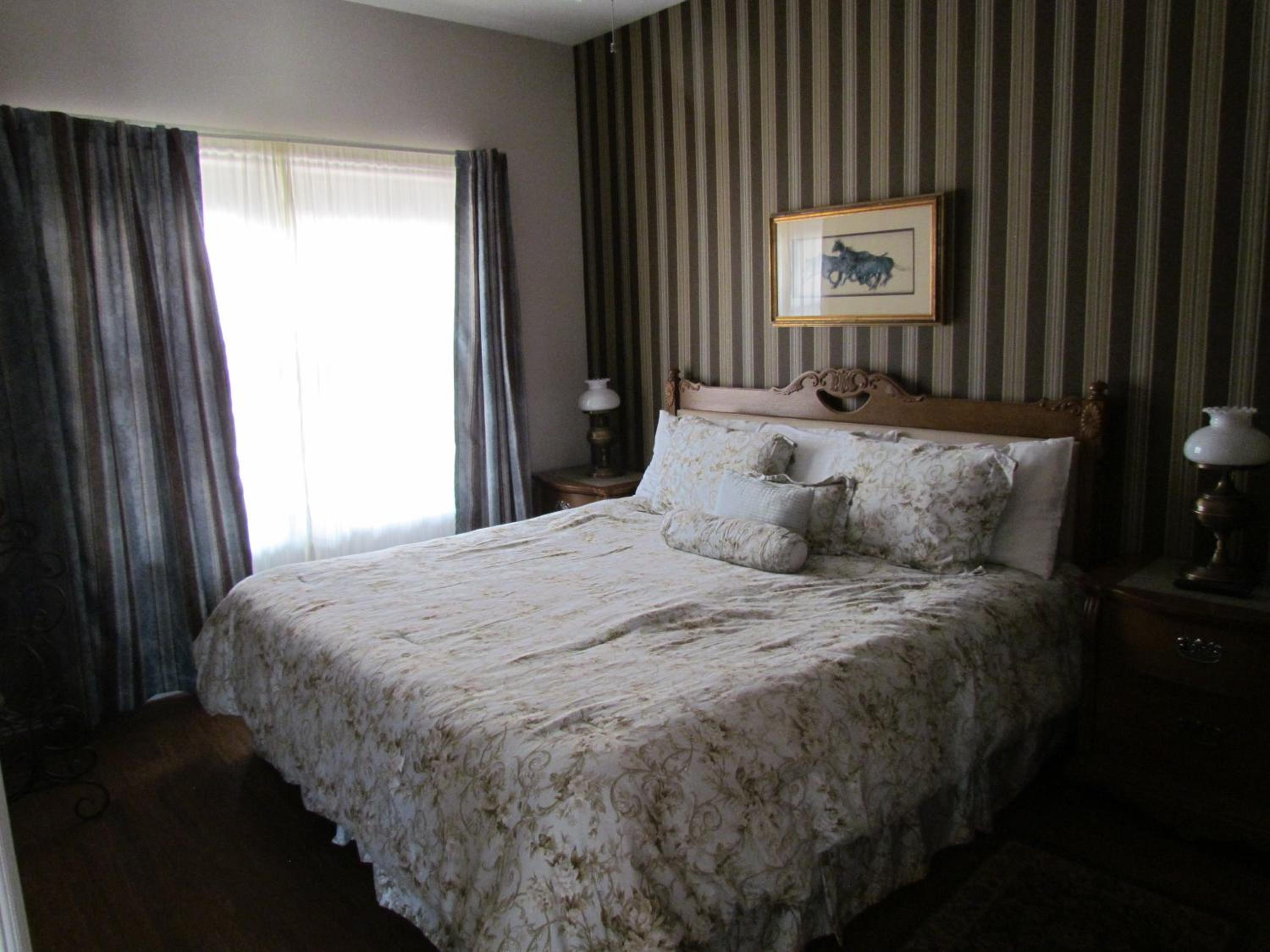 Premium King Room photo 2