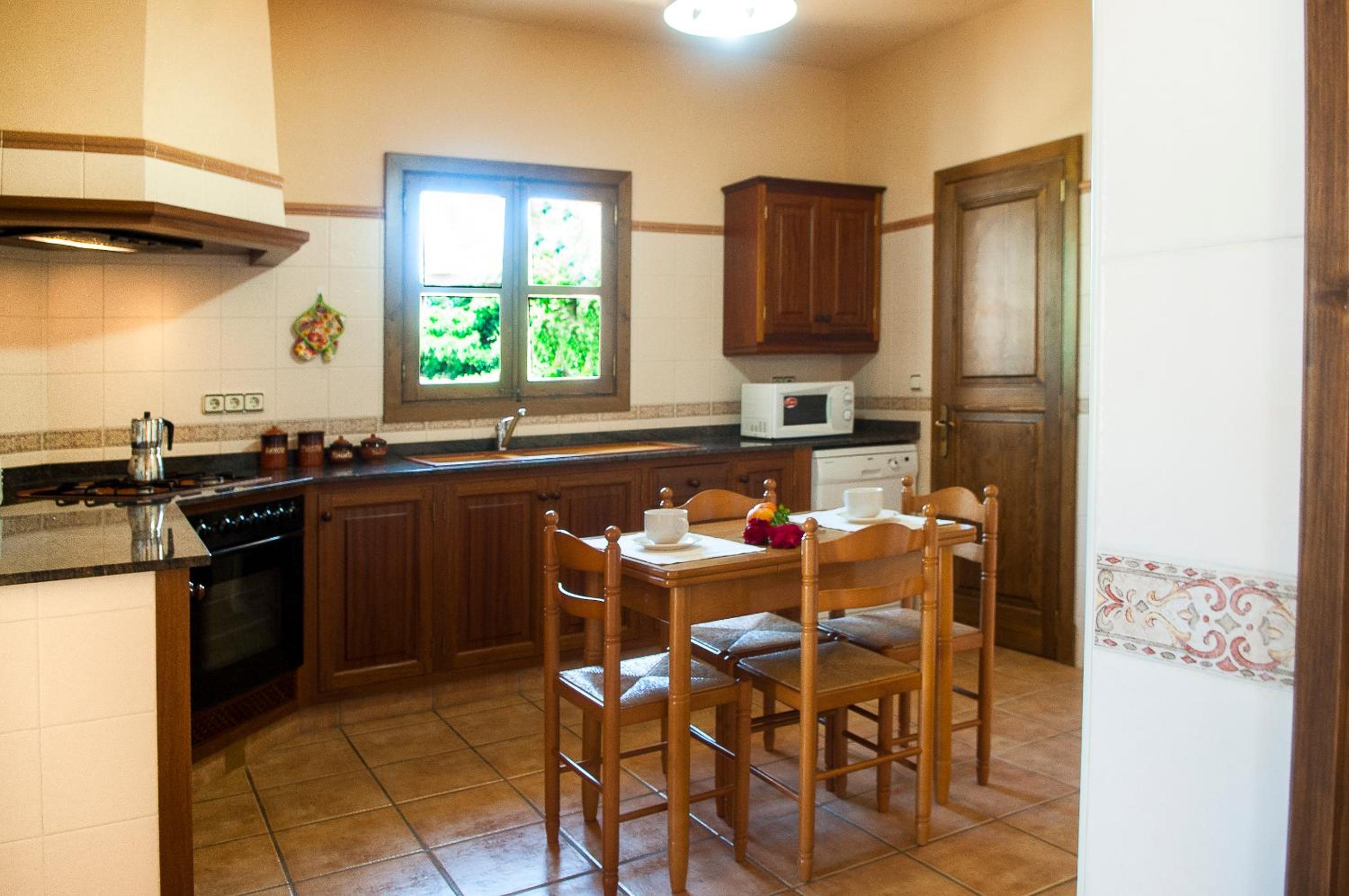 Four-Bedroom House photo 2