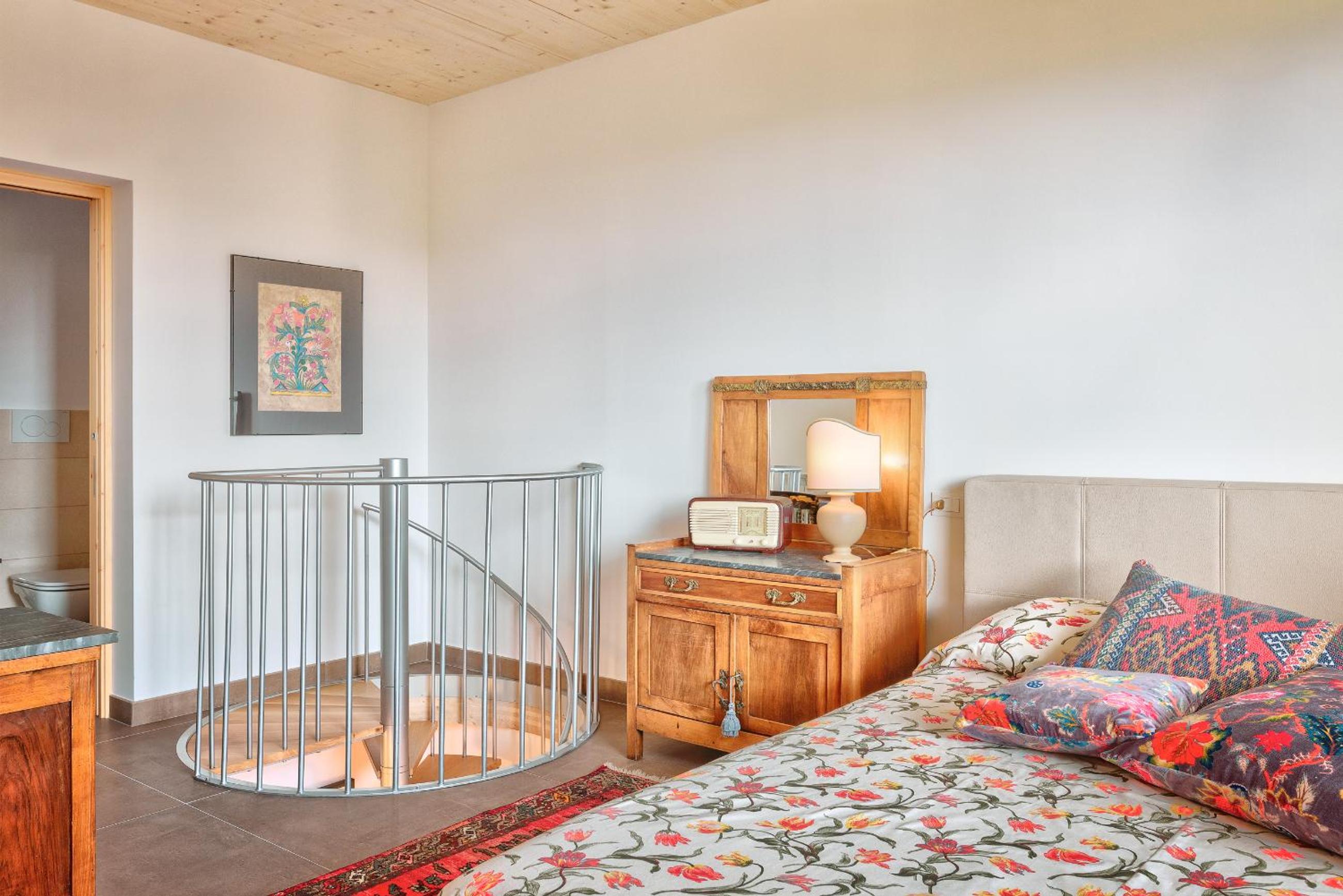 One-Bedroom Apartment with View photo 3
