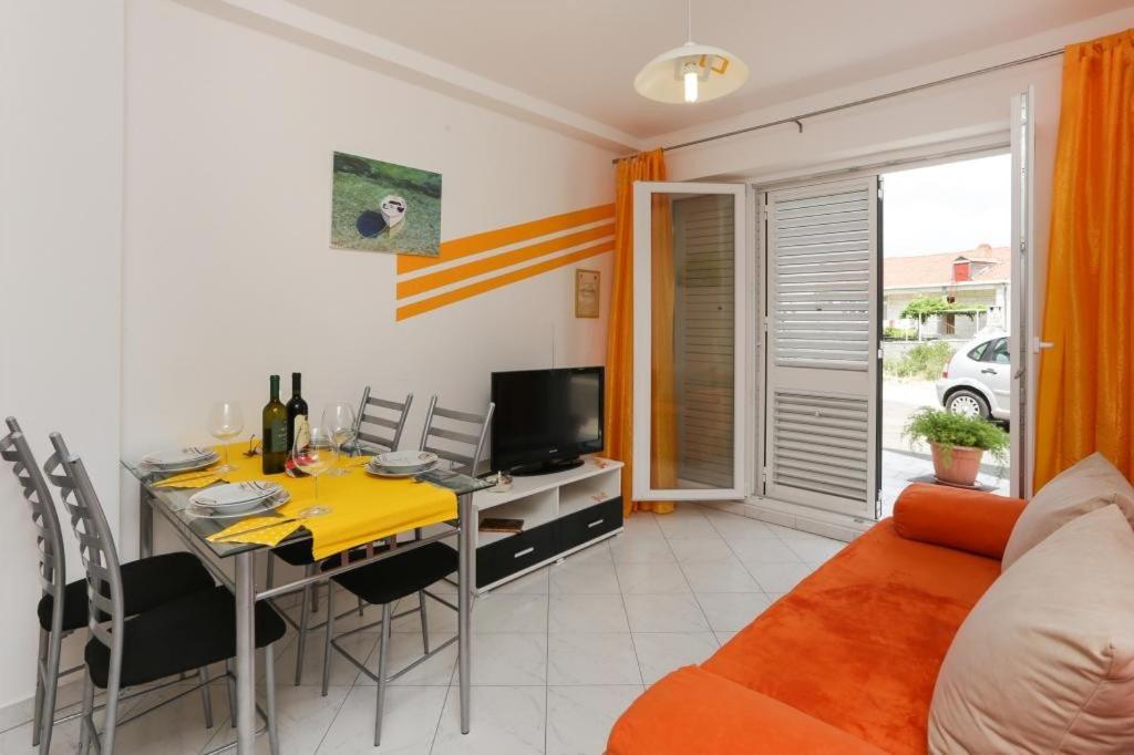 One-Bedroom Apartment with Terrace thumbnail 5