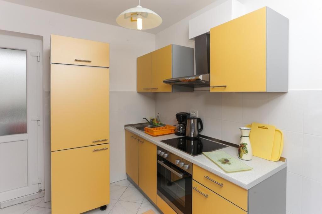 One-Bedroom Apartment with Terrace