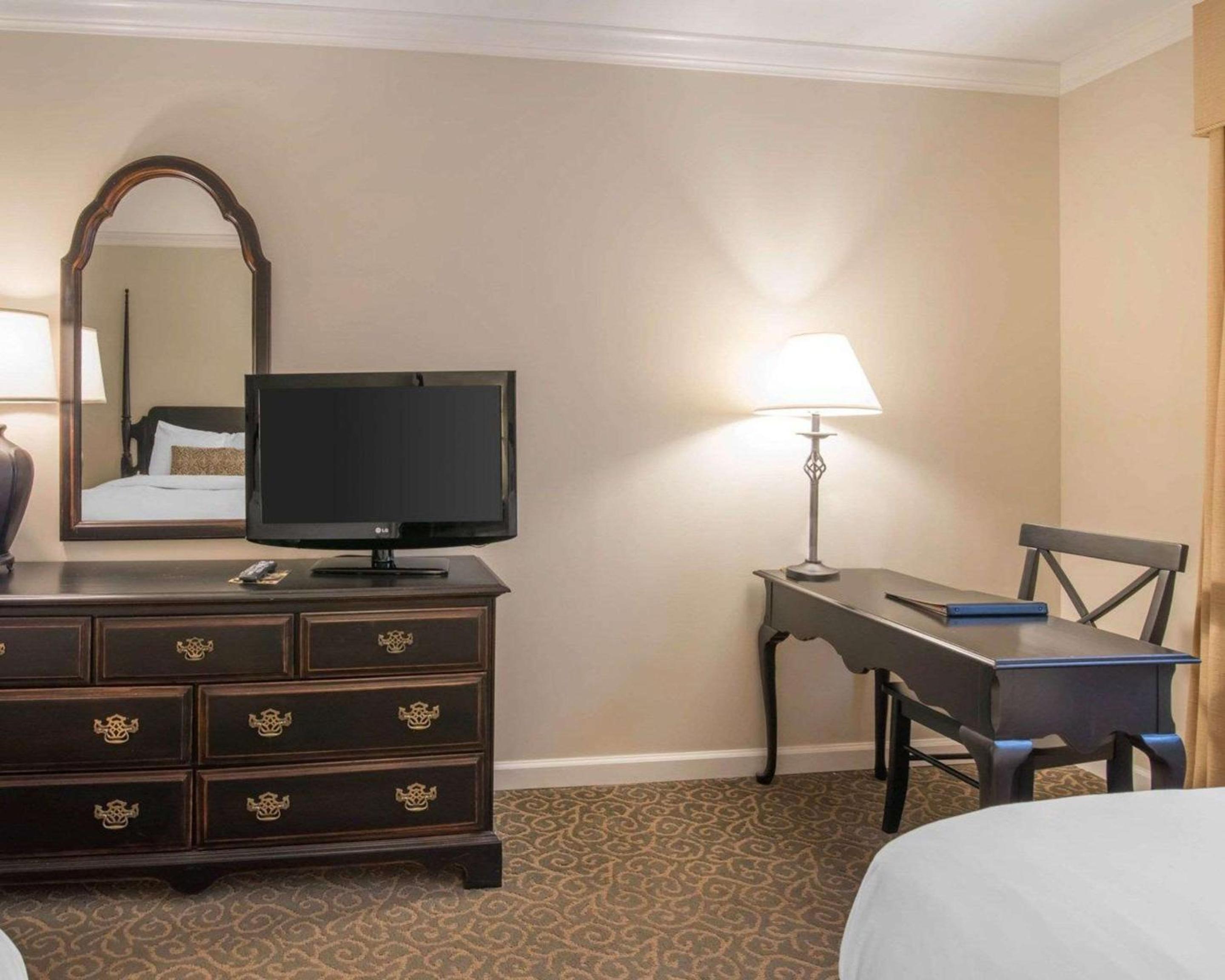 Double Room - Non-Smoking  - Photo 3