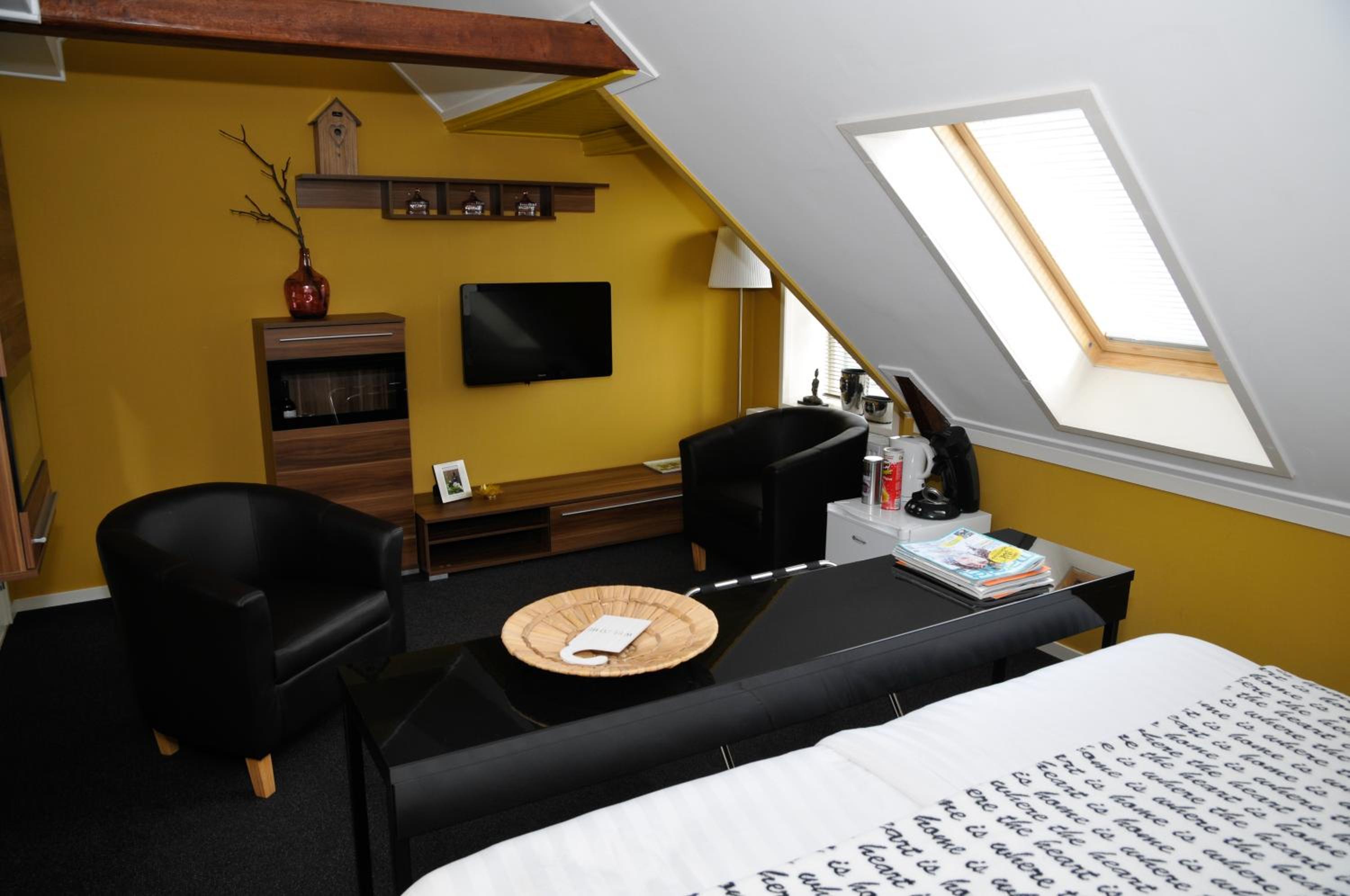 Double Room - Photo 6