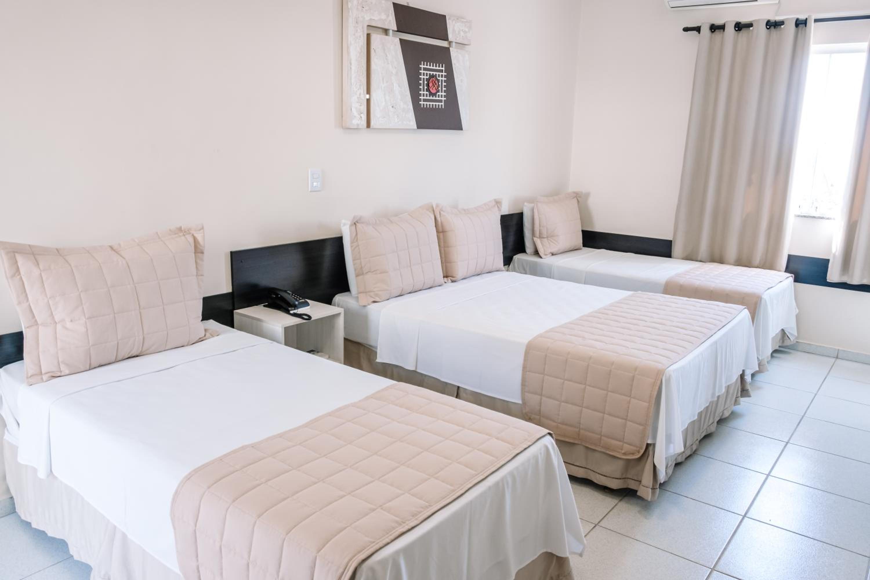 Standard Quadruple Room - Photo 4