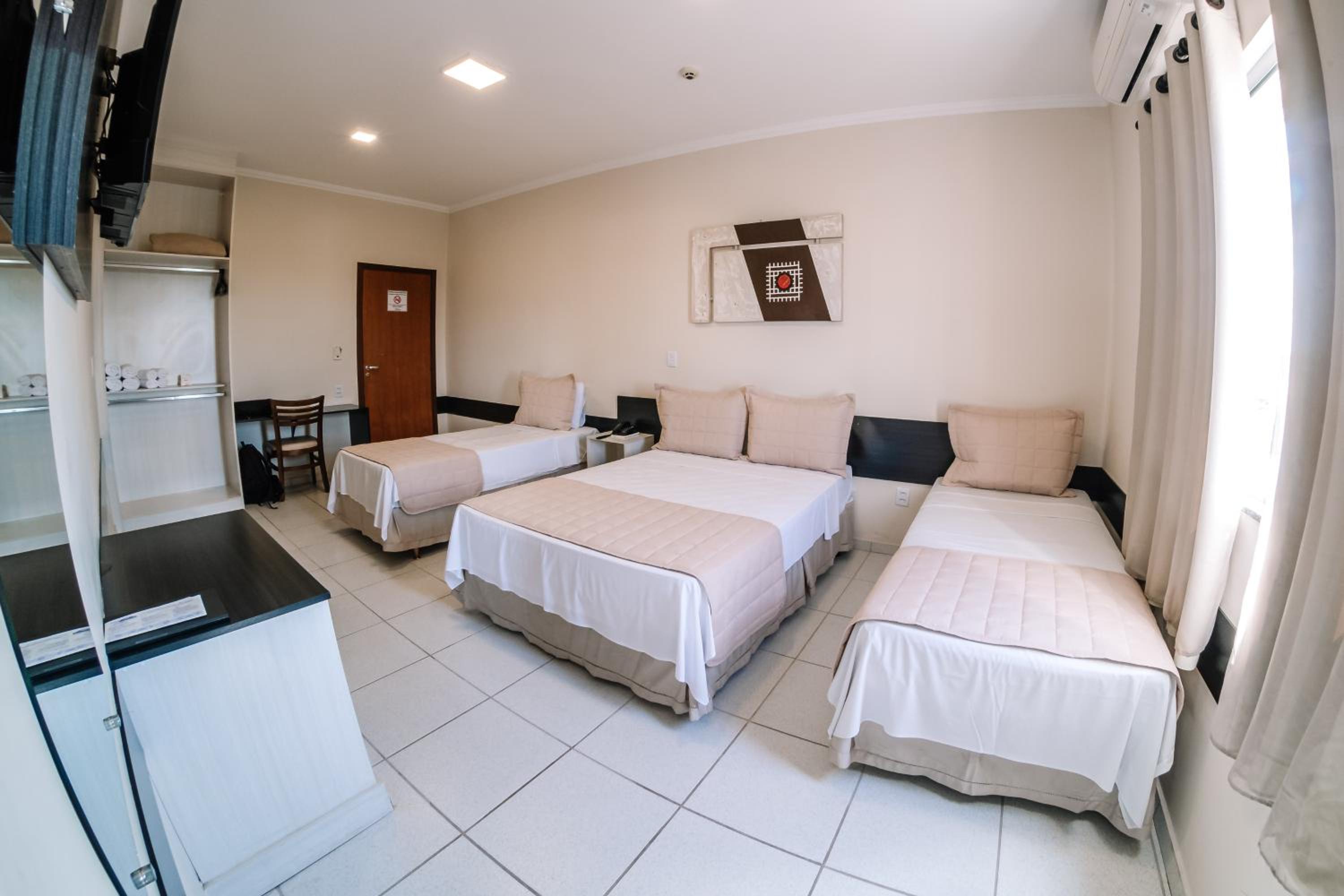 Standard Quadruple Room - Photo 5
