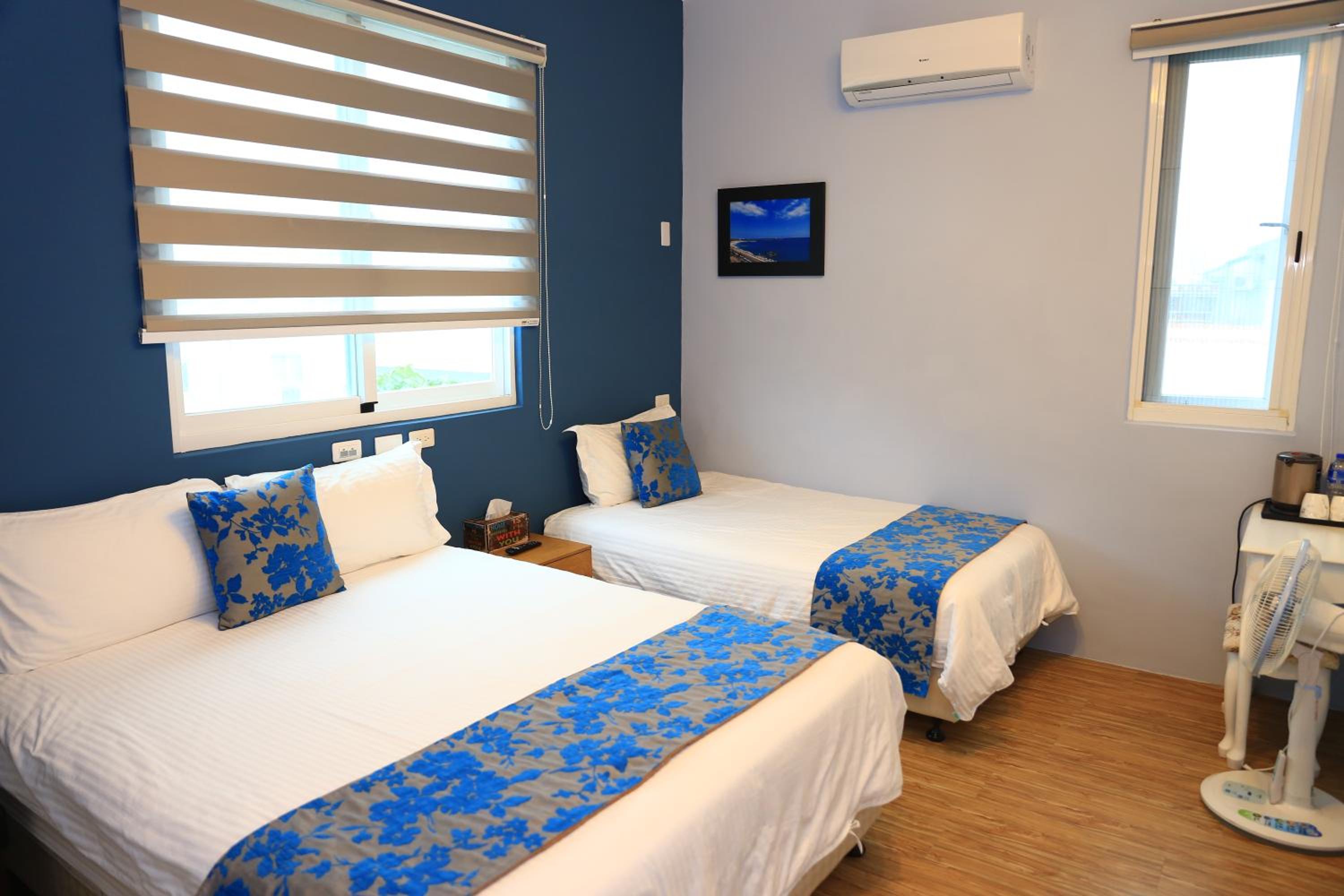 Triple Room with Private Bathroom photo 2