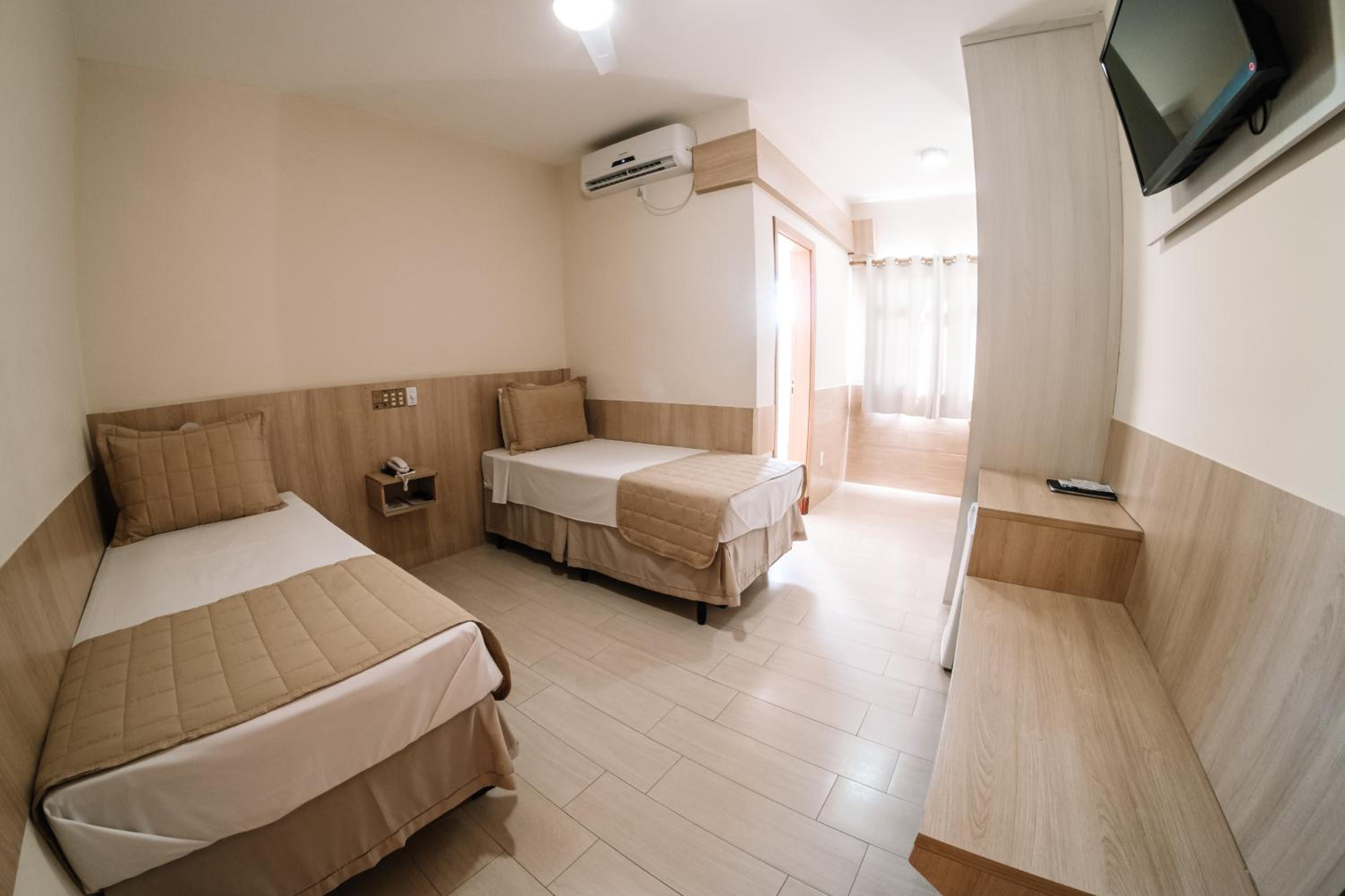 Standard Twin Room - Photo 1