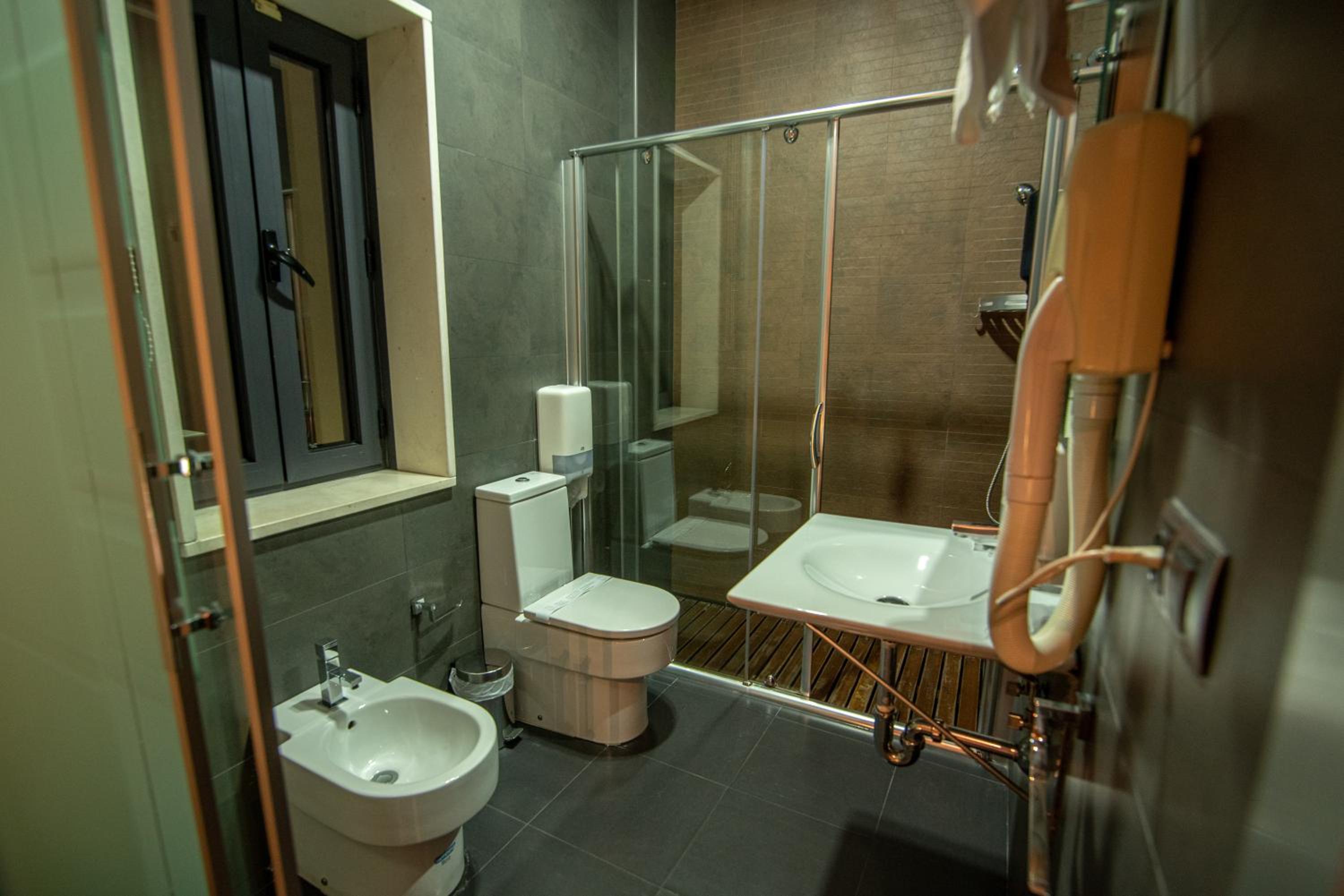 Double Room - Photo 11