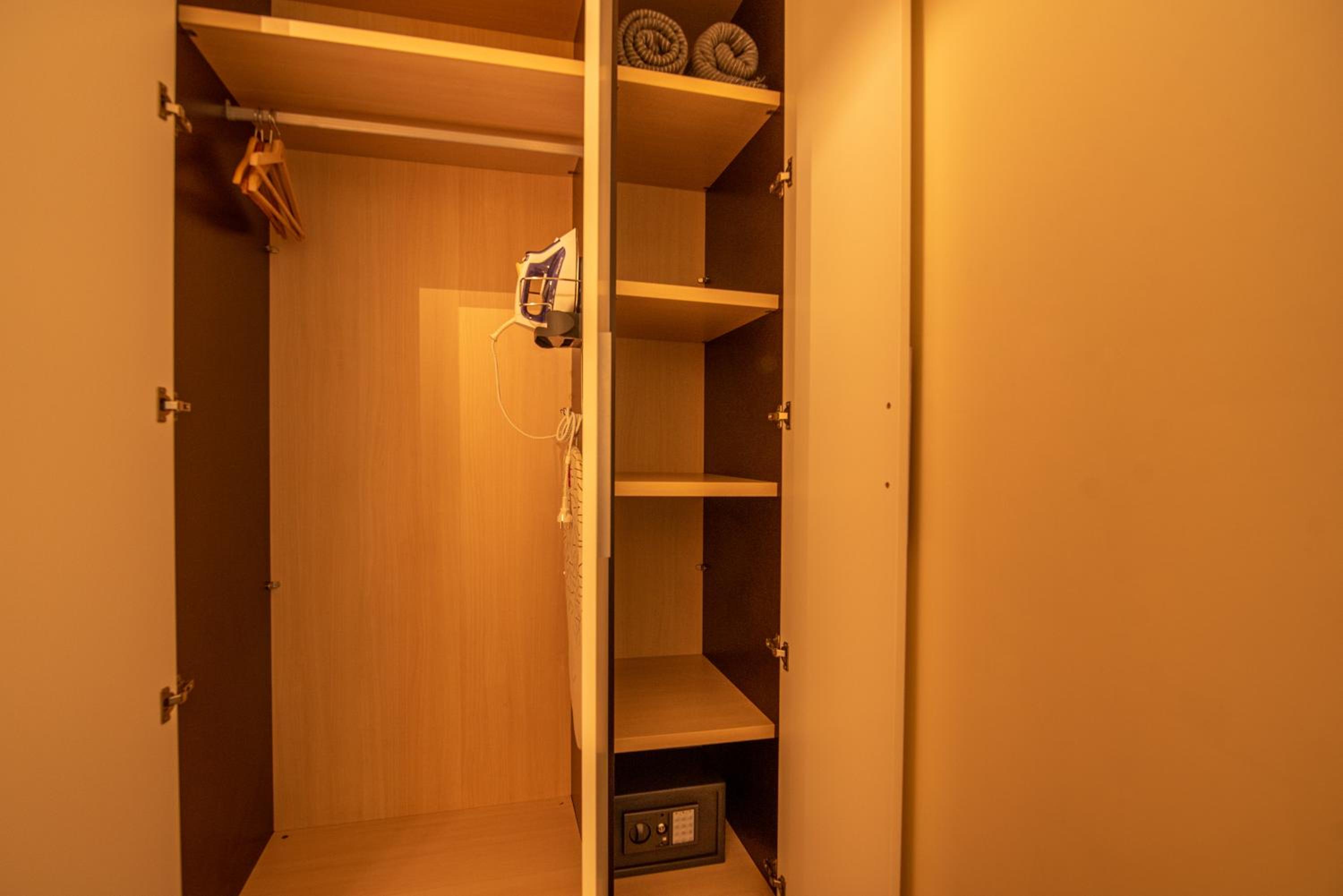 Double Room - Photo 12