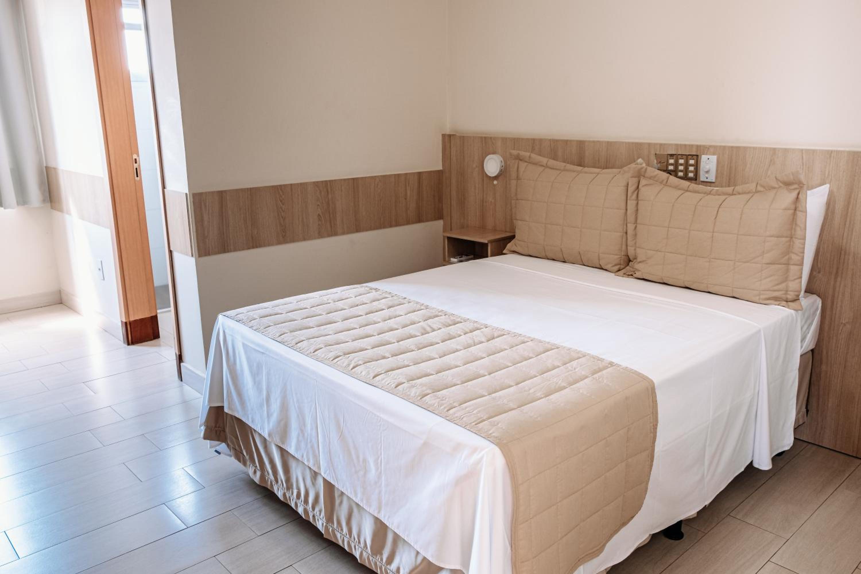 Standard Double Room - Photo 2