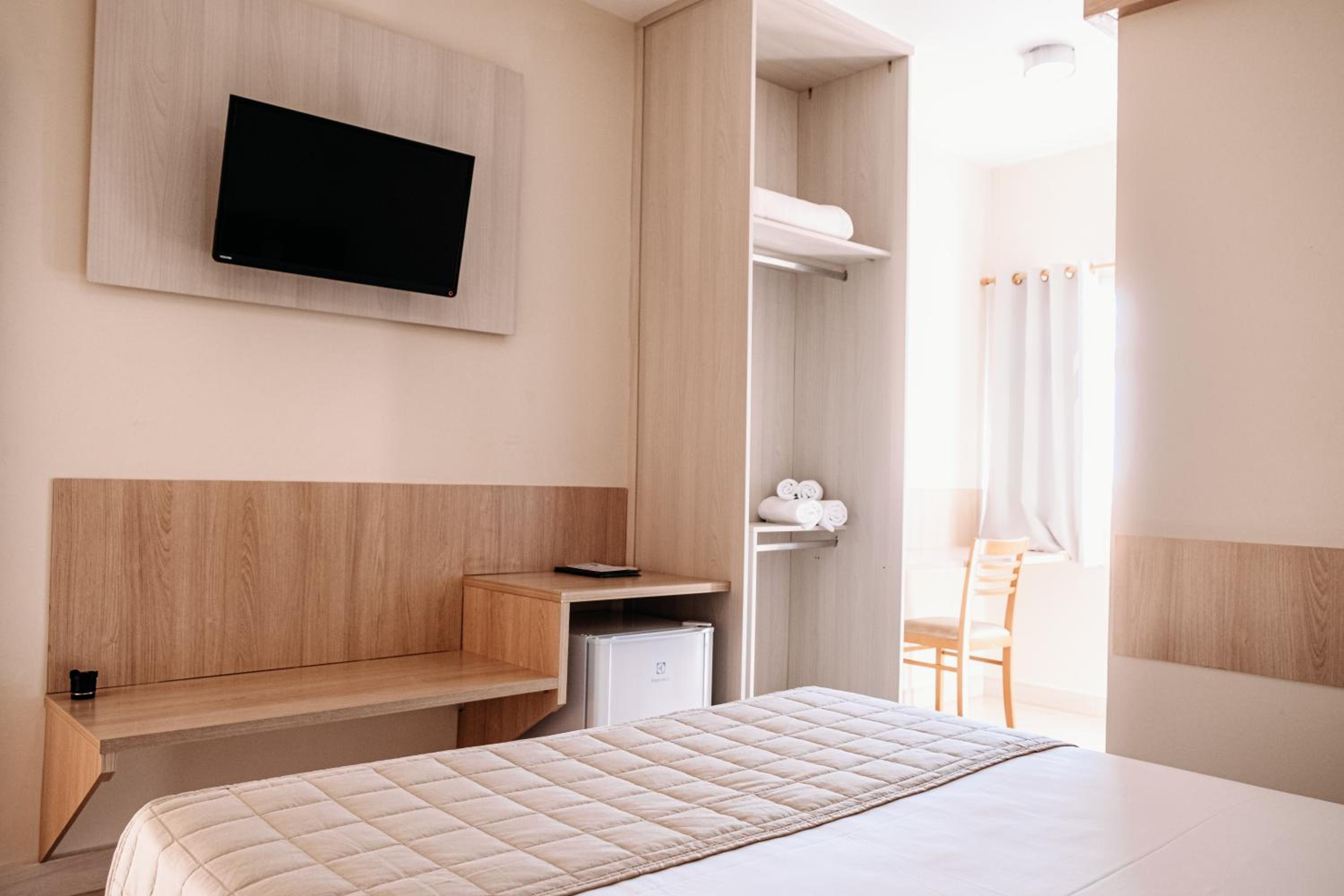 Standard Double Room - Photo 3