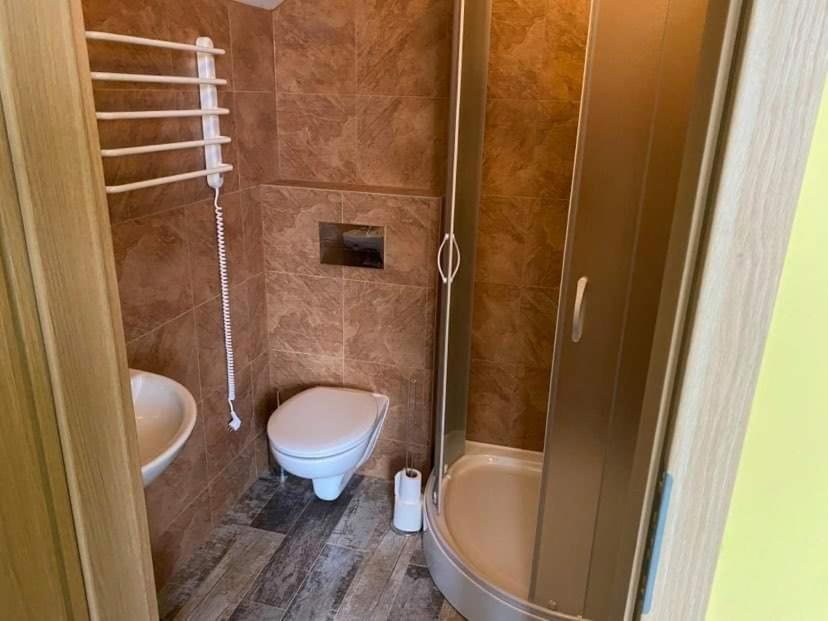 Double Room with Private Bathroom - Photo 2