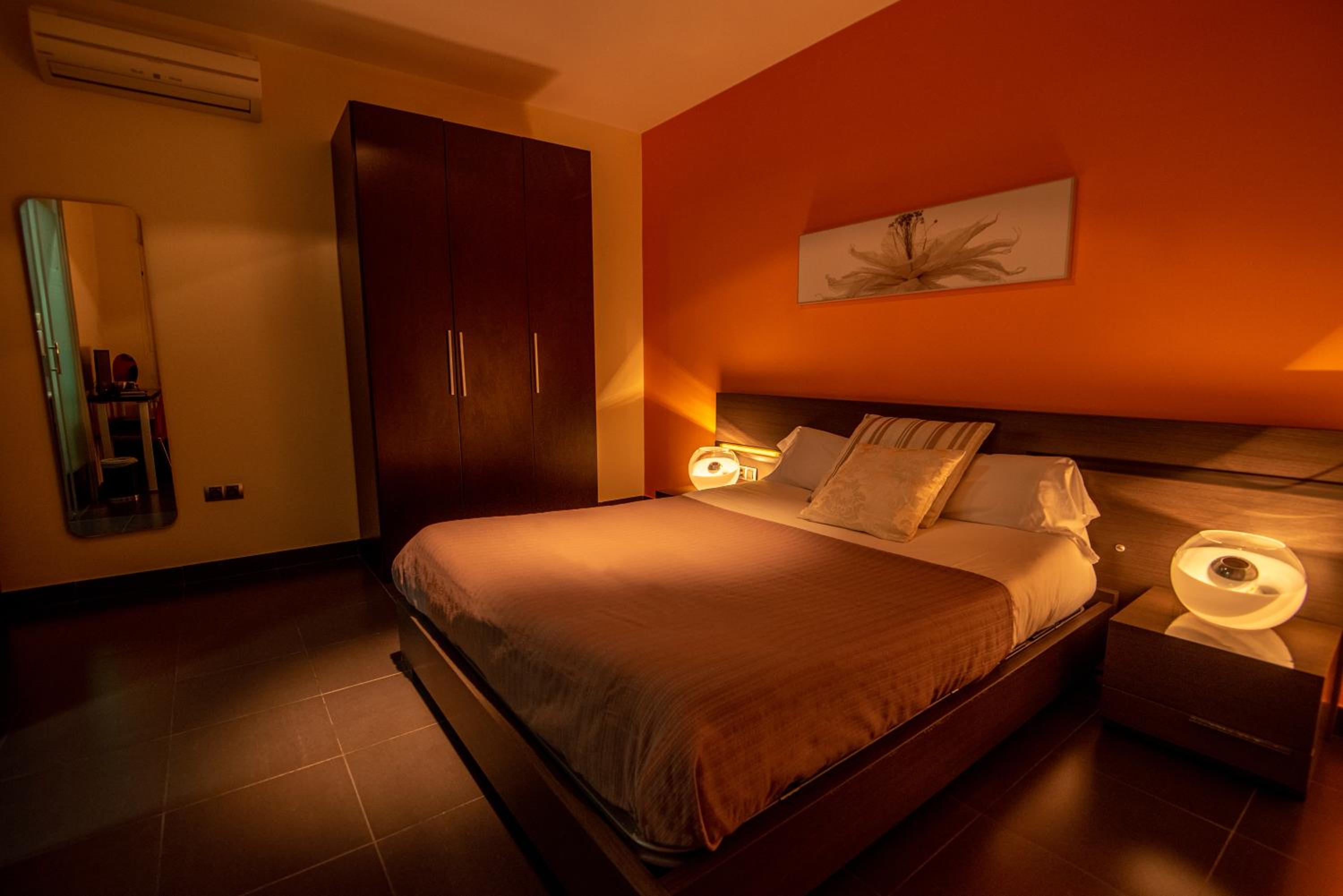 Double Room - Photo 19
