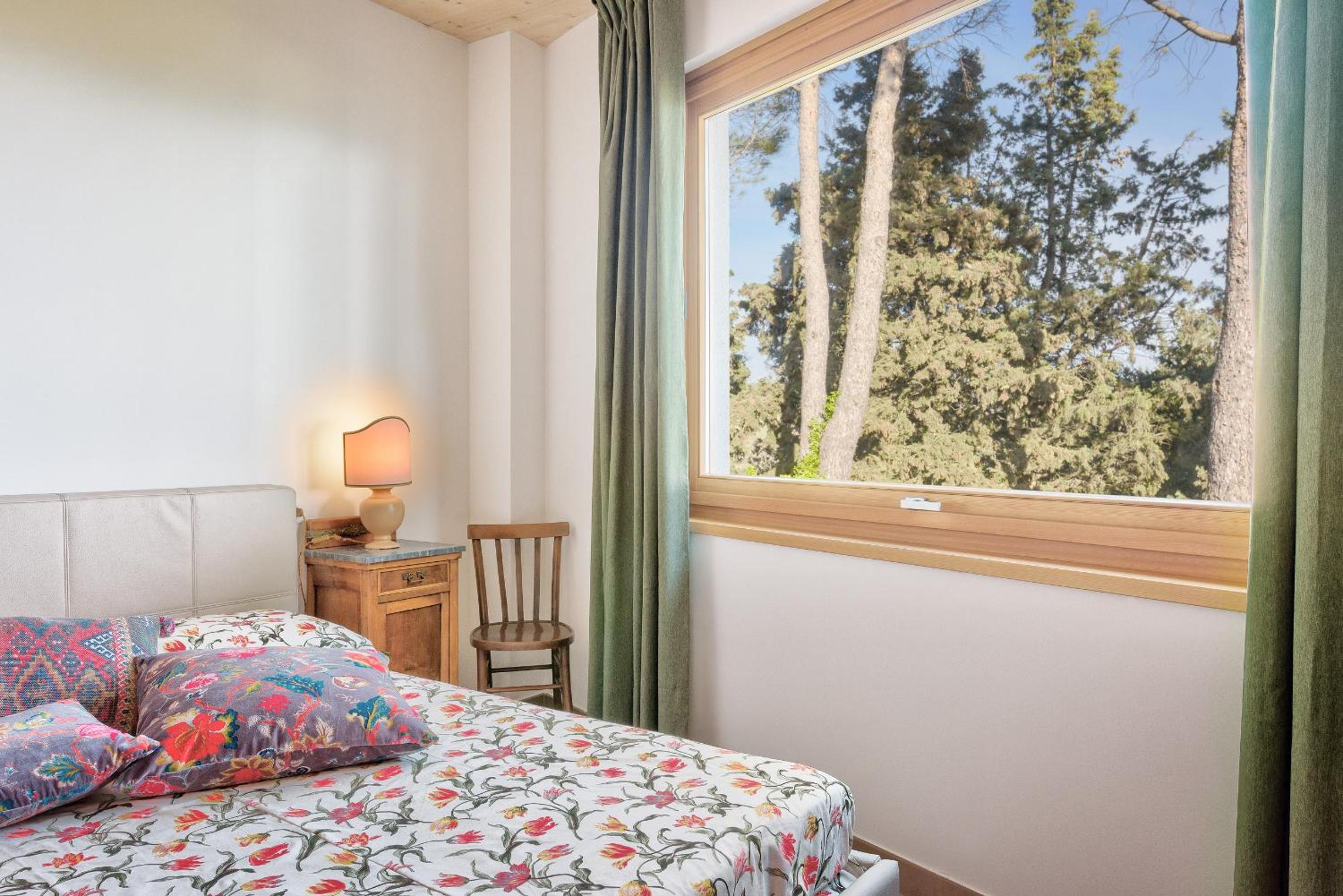 One-Bedroom Apartment with View photo 1