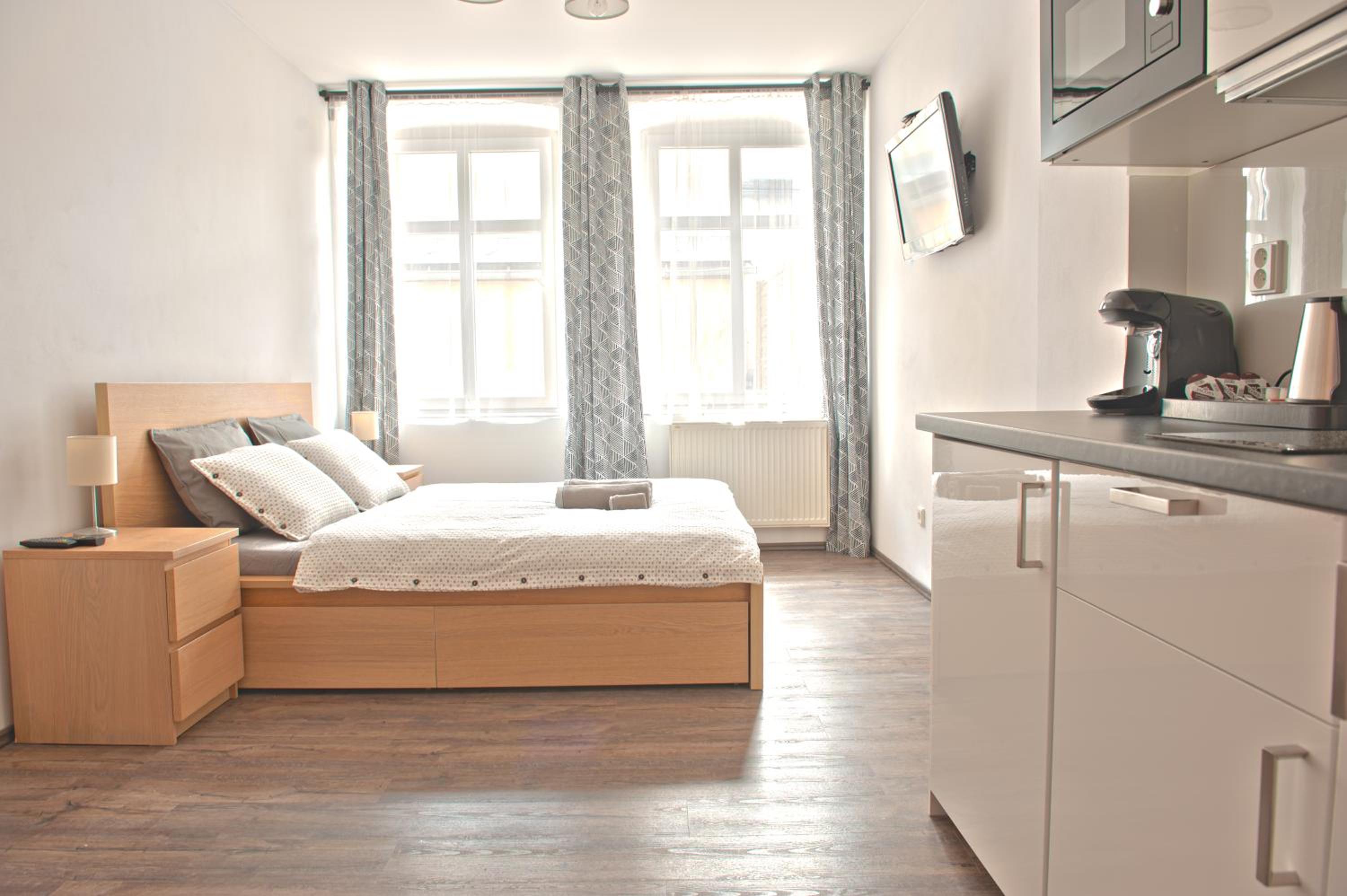 One-Bedroom Apartment photo 1