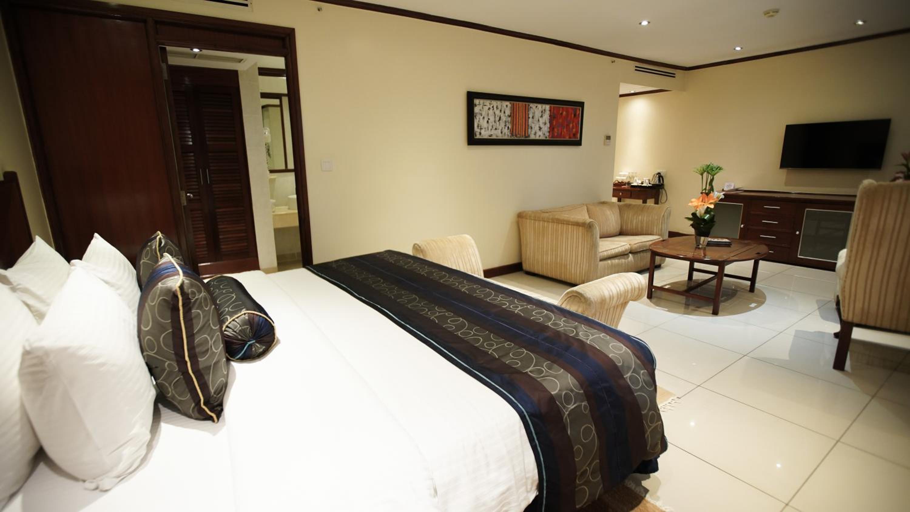 Studio Suite - Photo 5