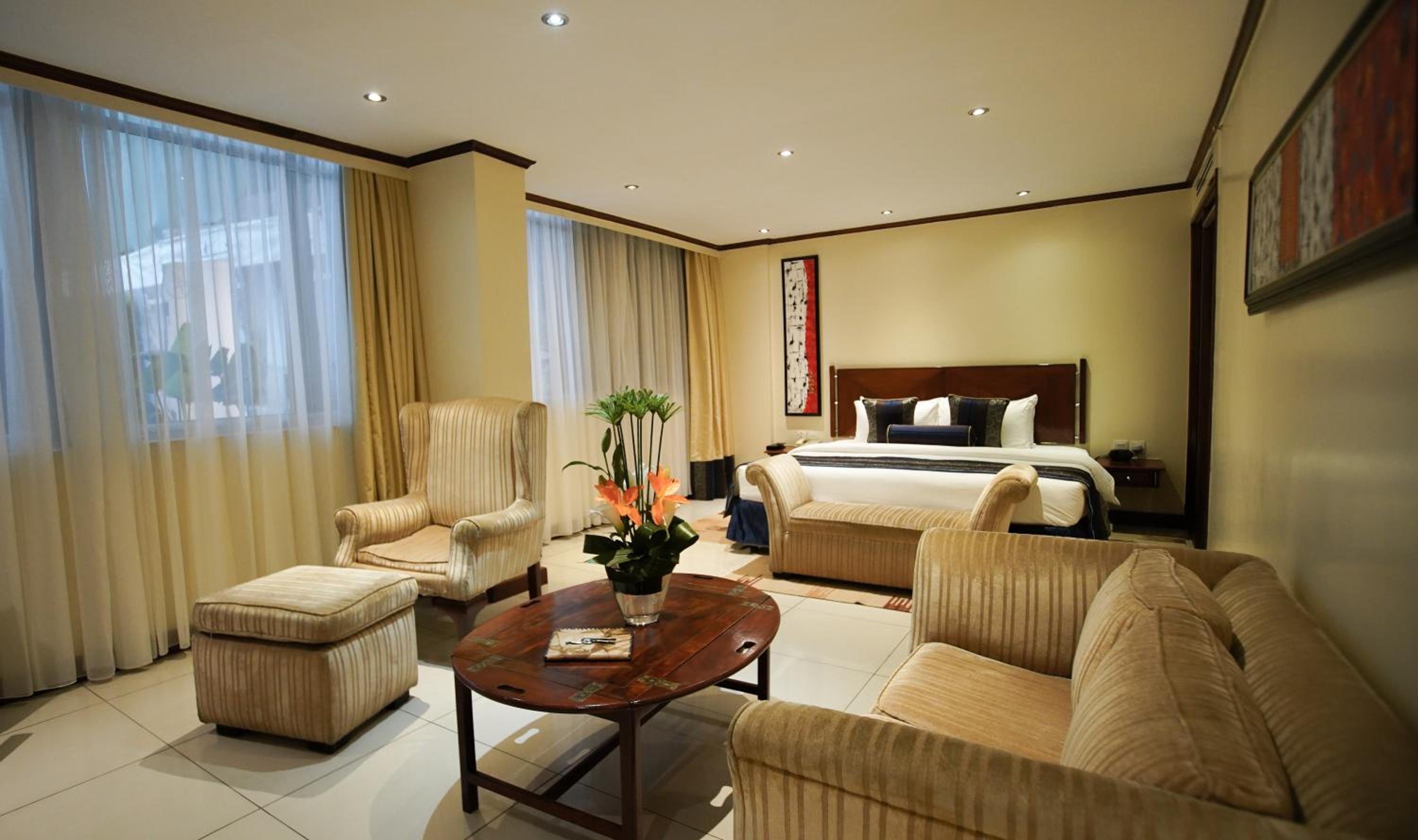 Studio Suite - Photo 3