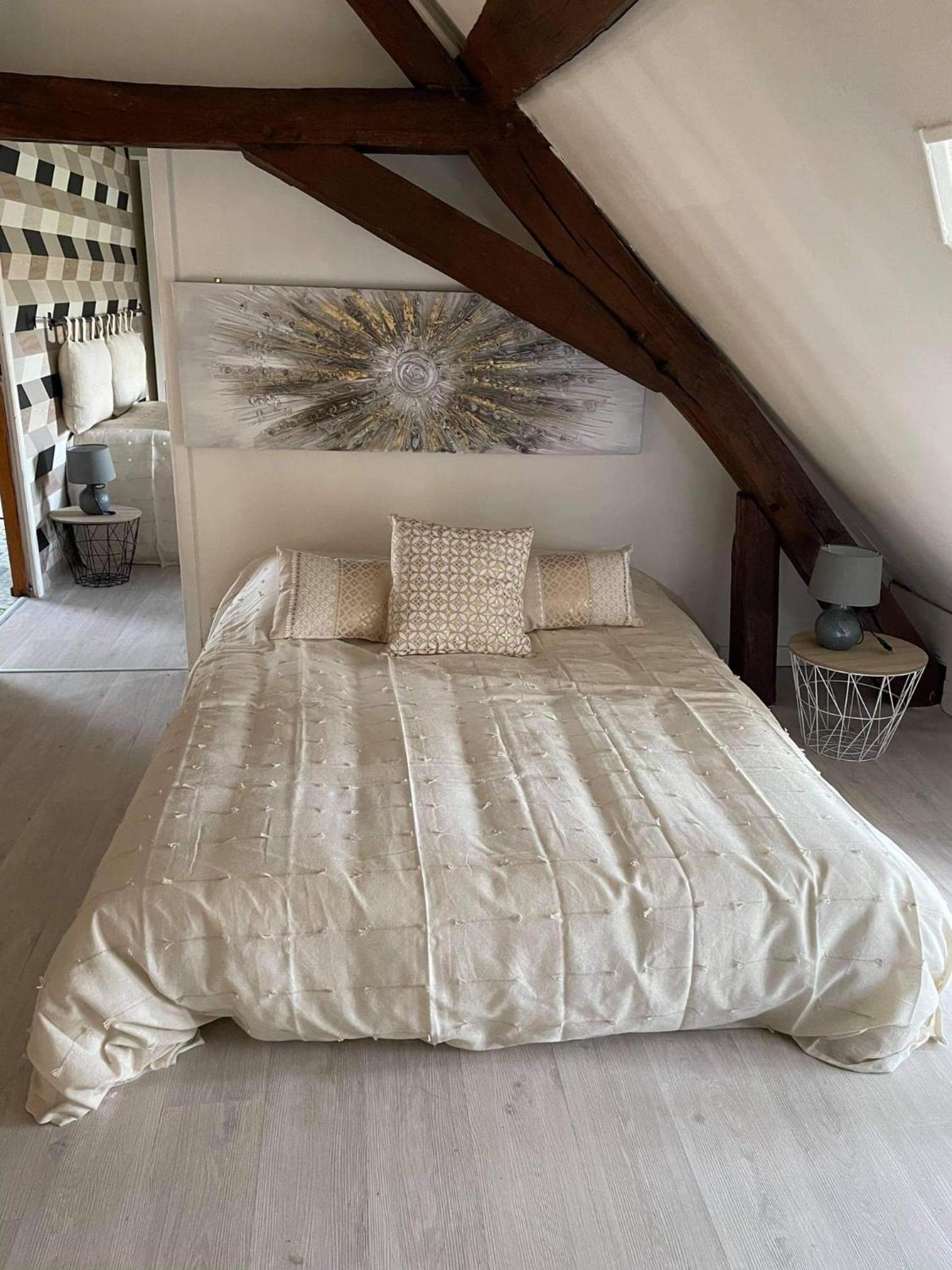 Deluxe Family Suite - Photo 2