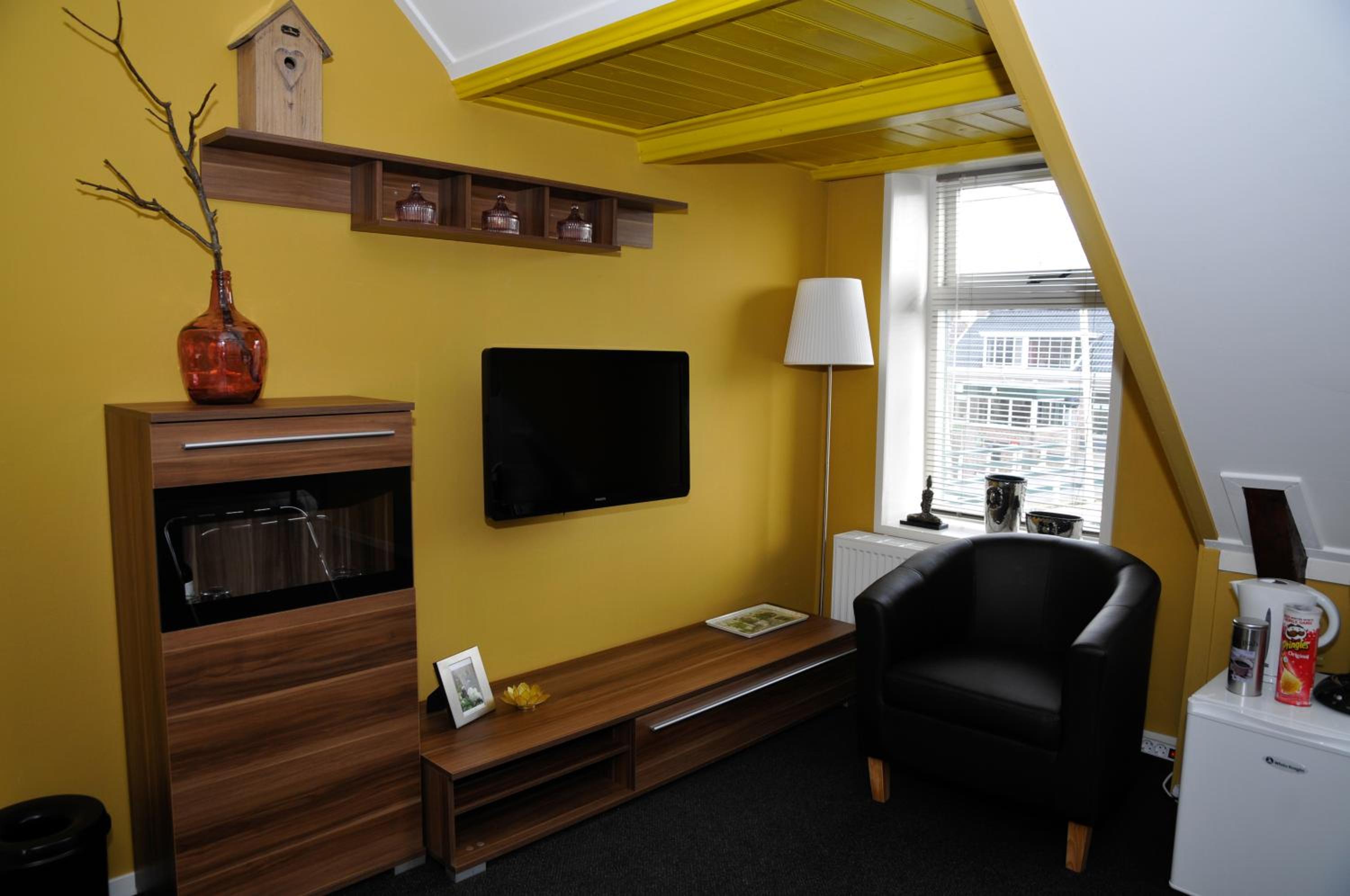 Double Room - Photo 12