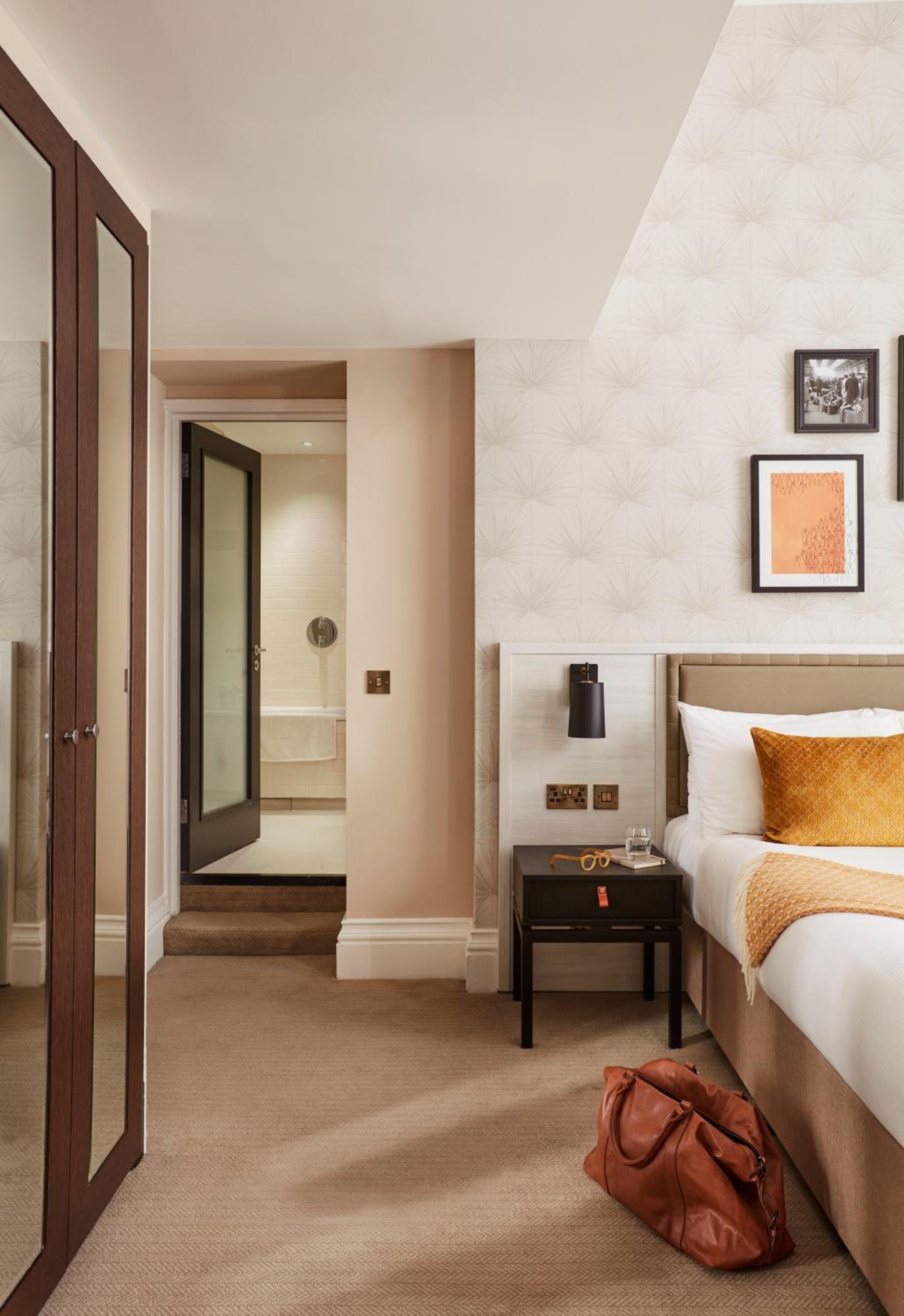 Superior King Room