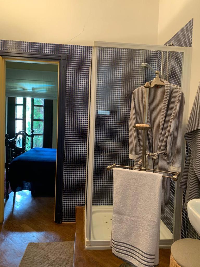 Double Room with Pool View - Photo 15