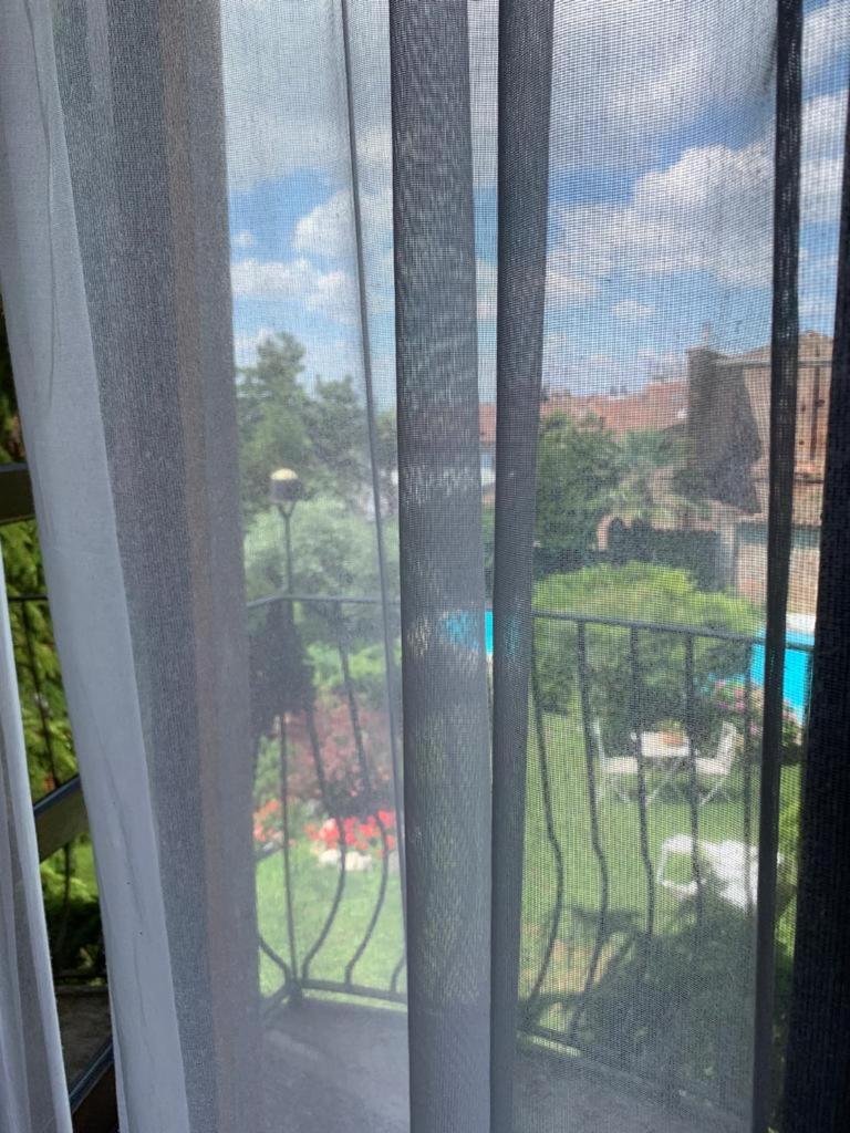 Double Room with Pool View - Photo 13