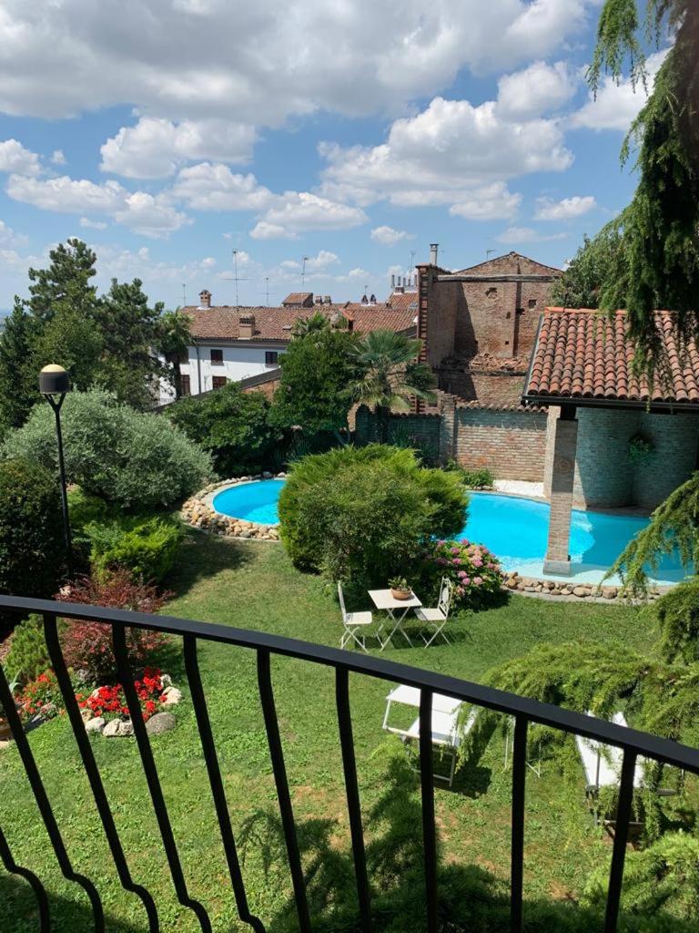 Double Room with Pool View - Photo 12