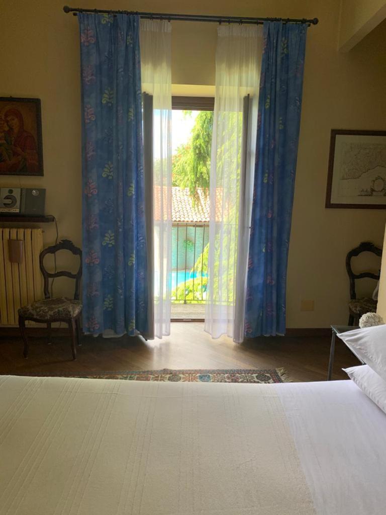 Queen Room with Pool View - Photo 1