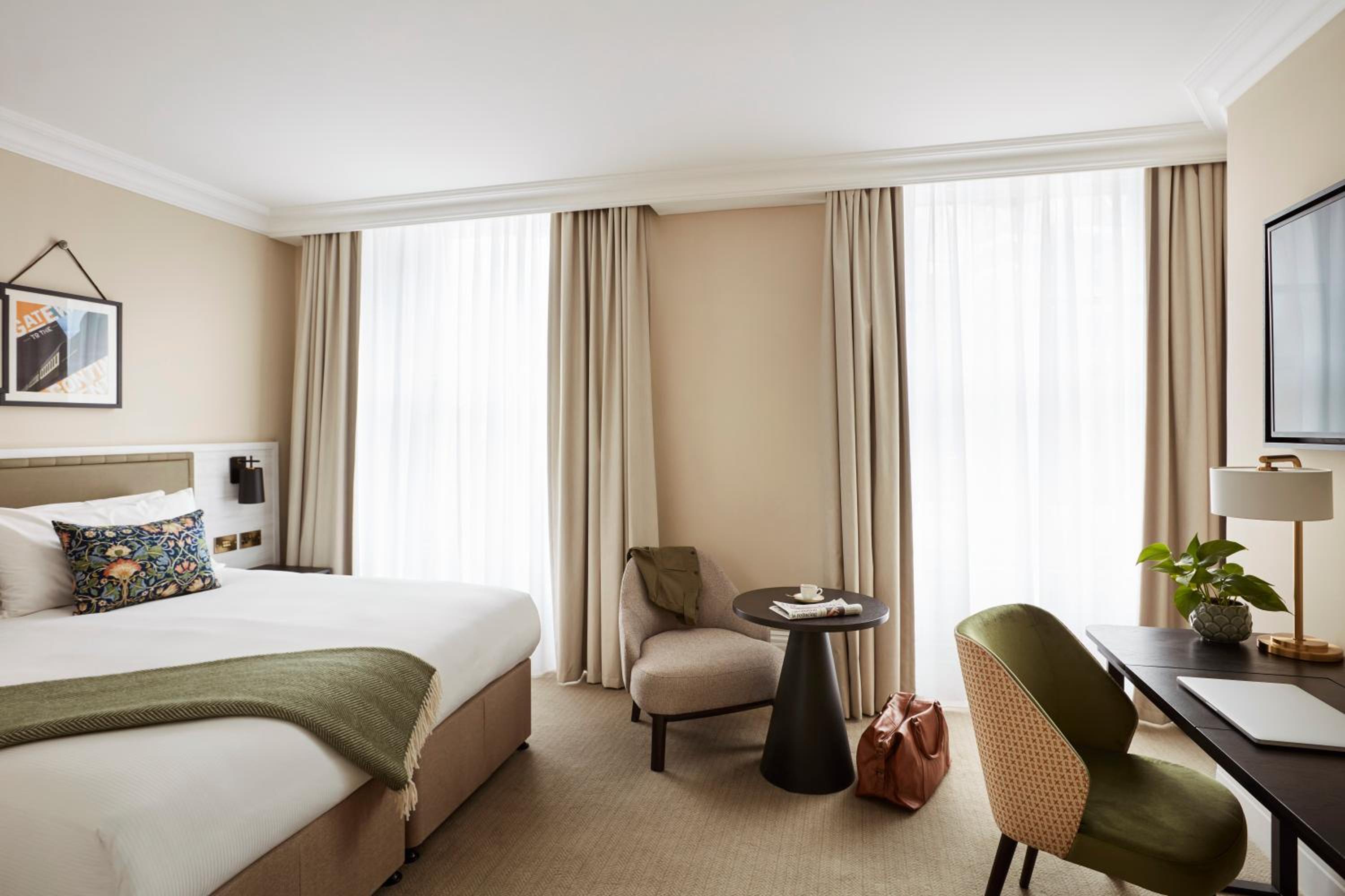 Deluxe King Room photo 2