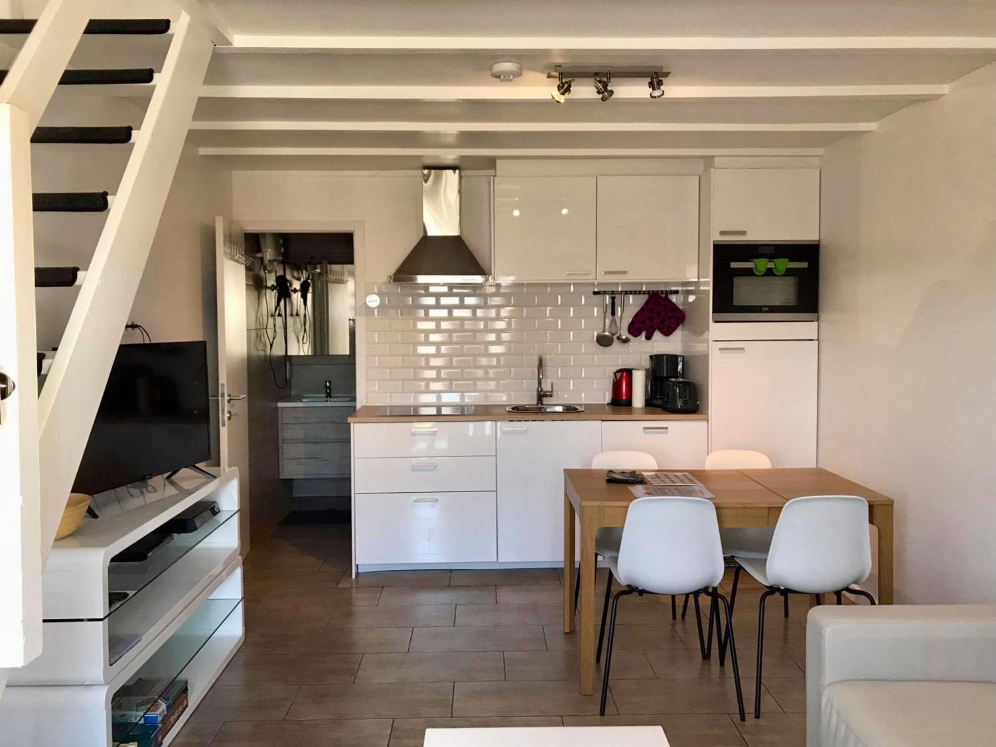 Apartment with Terrace - Photo 3