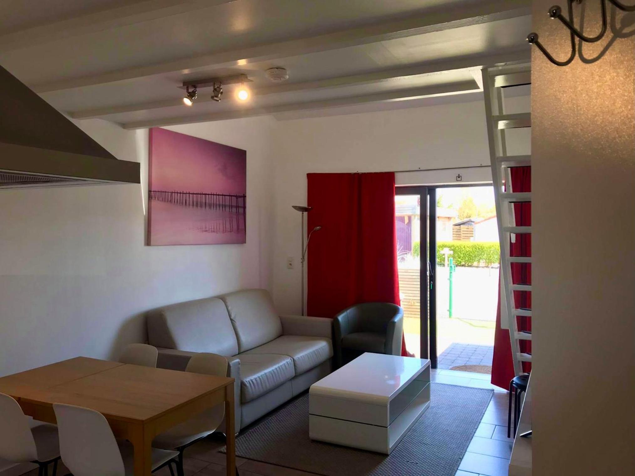 Apartment with Terrace - Photo 5