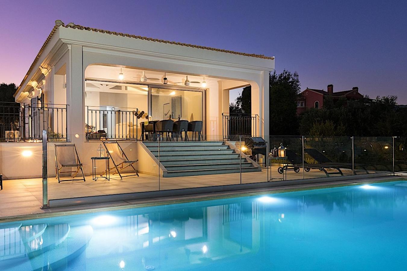 Villa photo 2