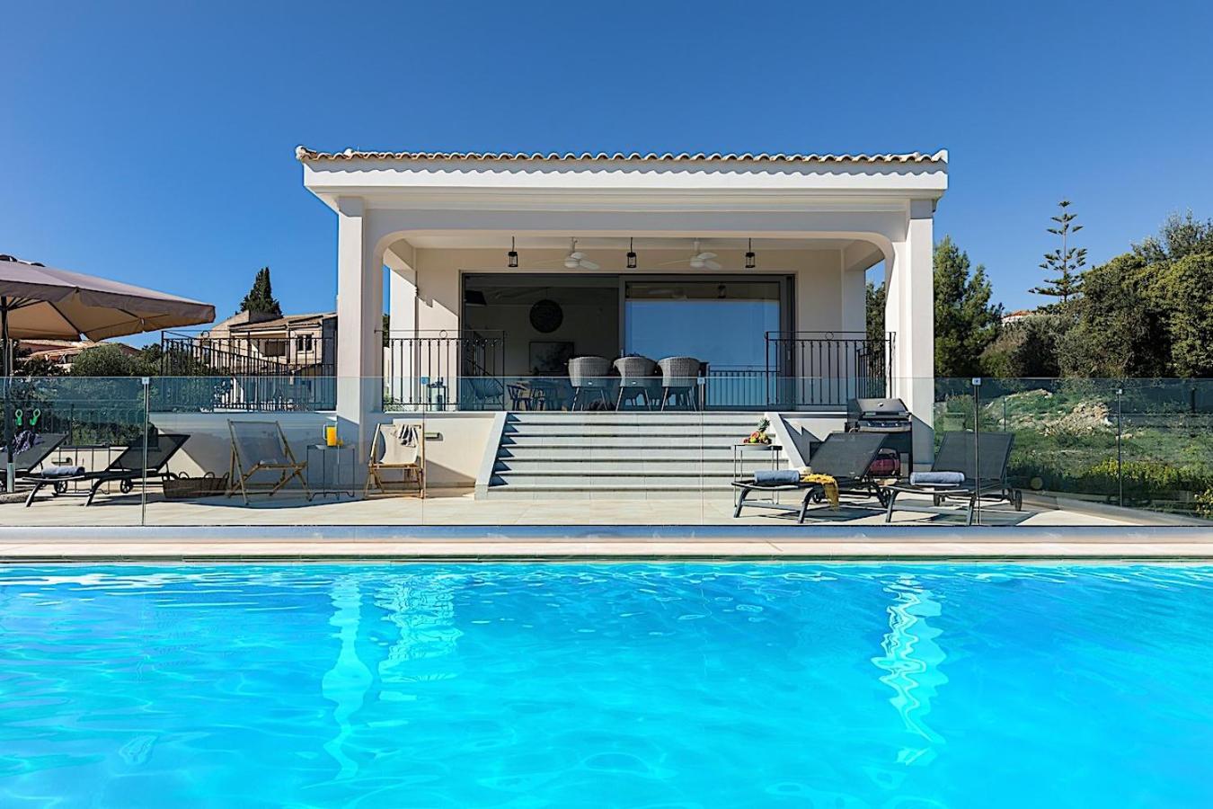 Villa photo 3