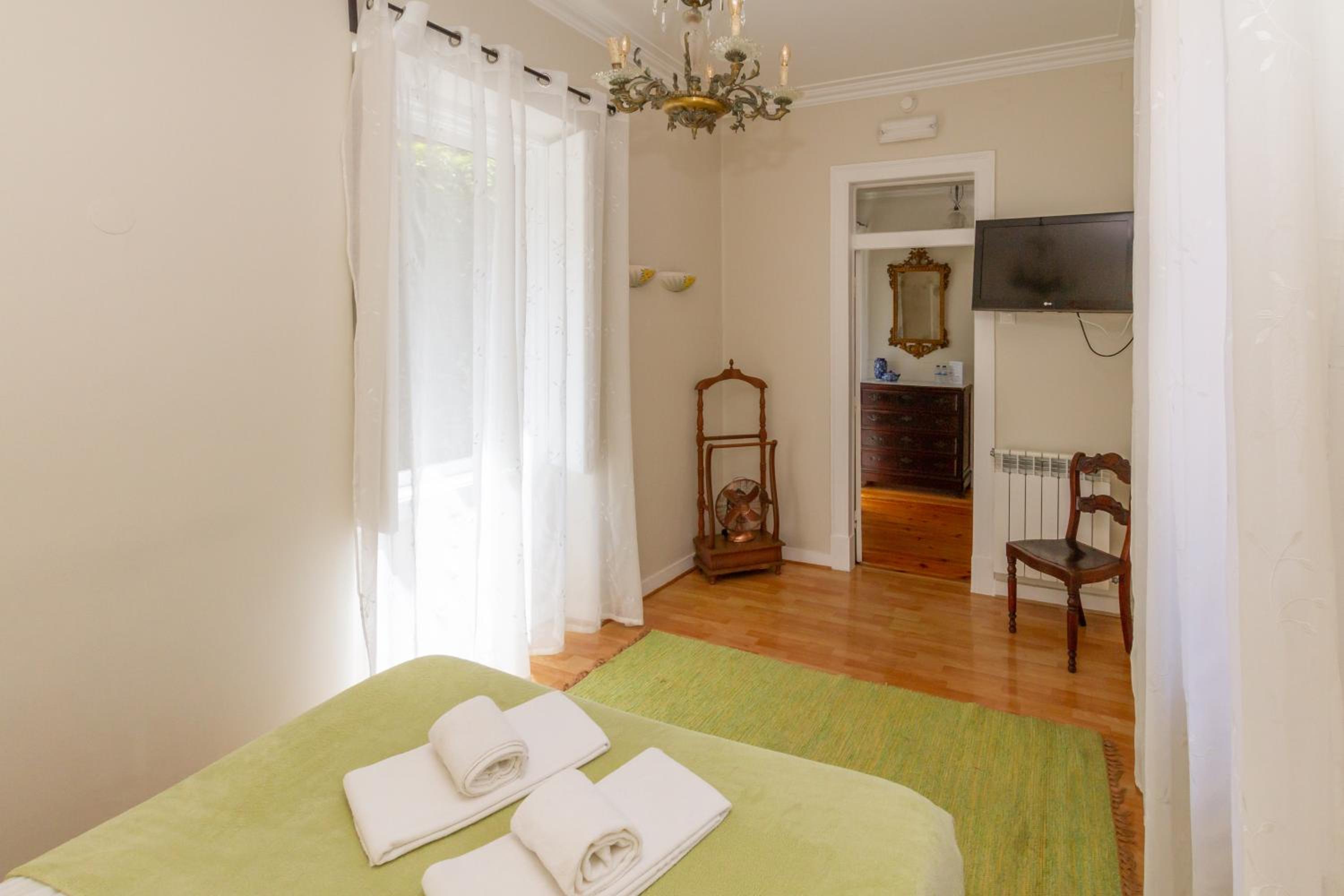 Double or Twin Room - Photo 20