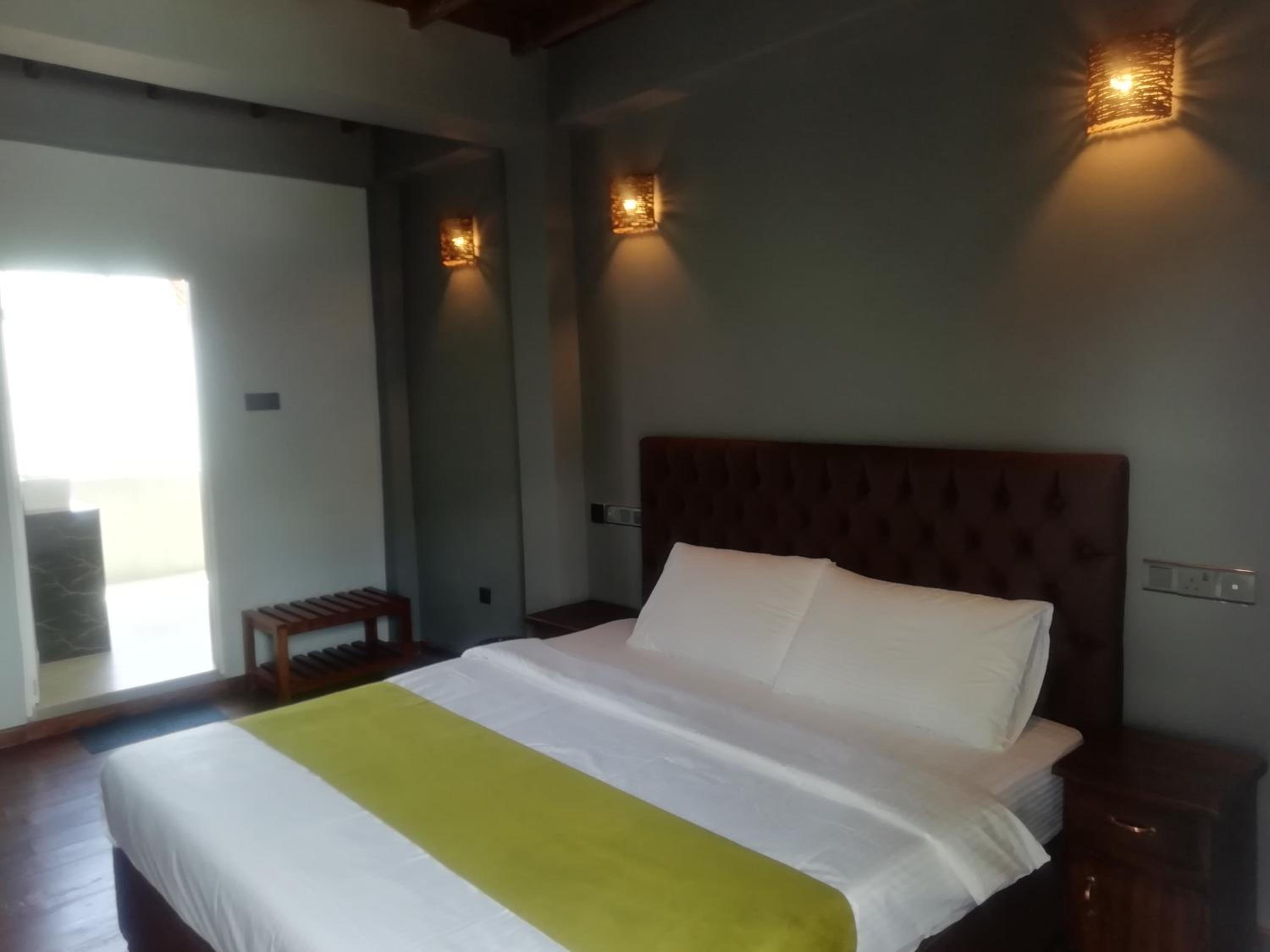 Superior King Room - Photo 3
