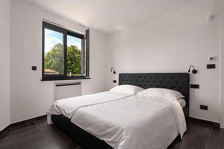 Three-Bedroom Apartment photo 1